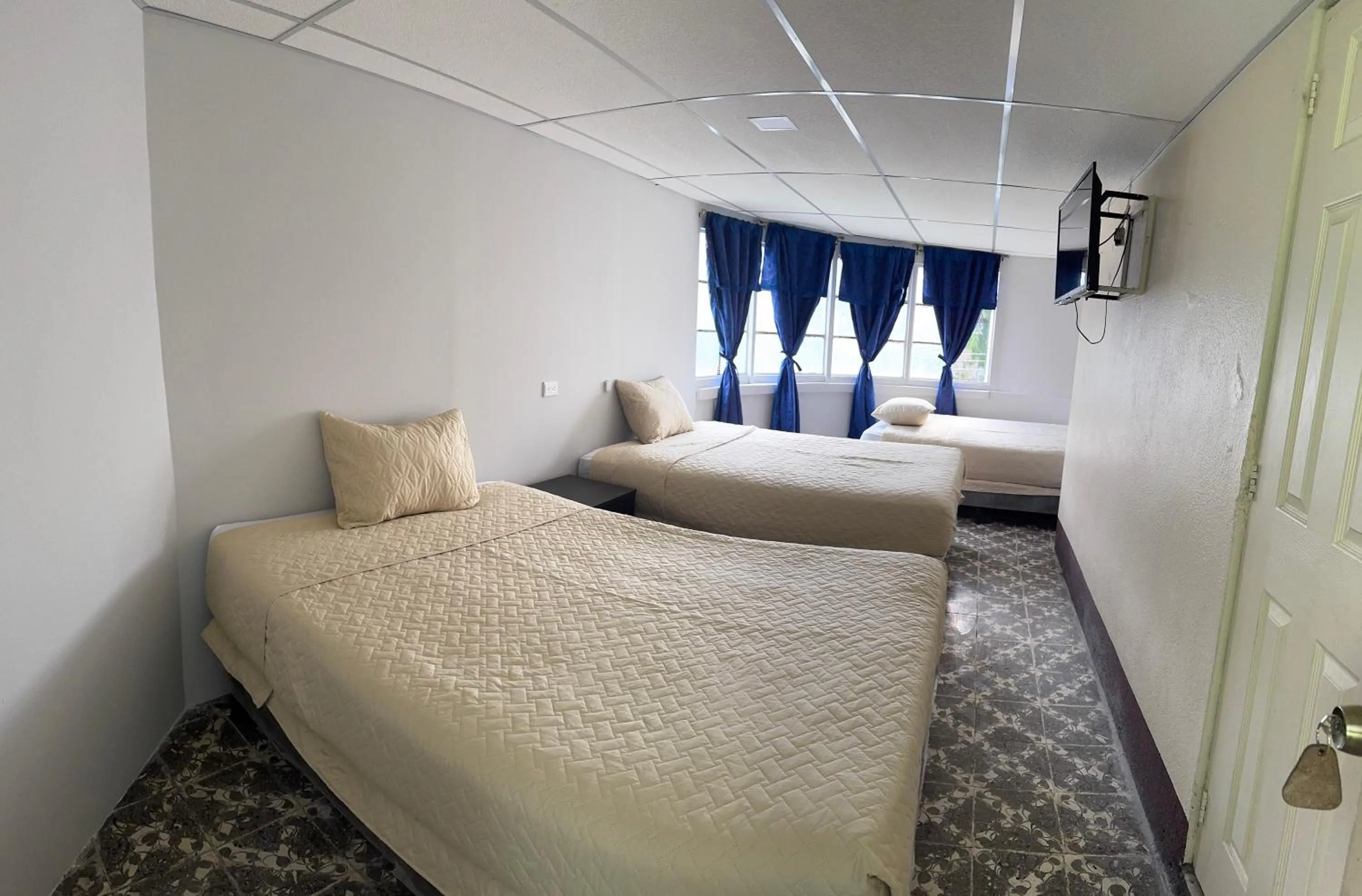 Photo of the whole room, Bed in Hotel Mayesstic