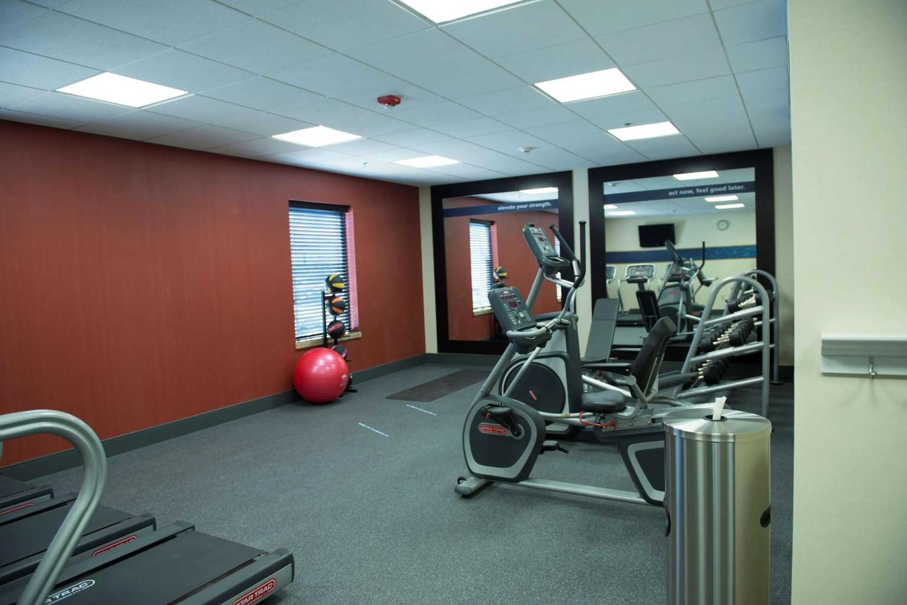 Fitness centre/facilities in Hampton Inn and Suites Hope