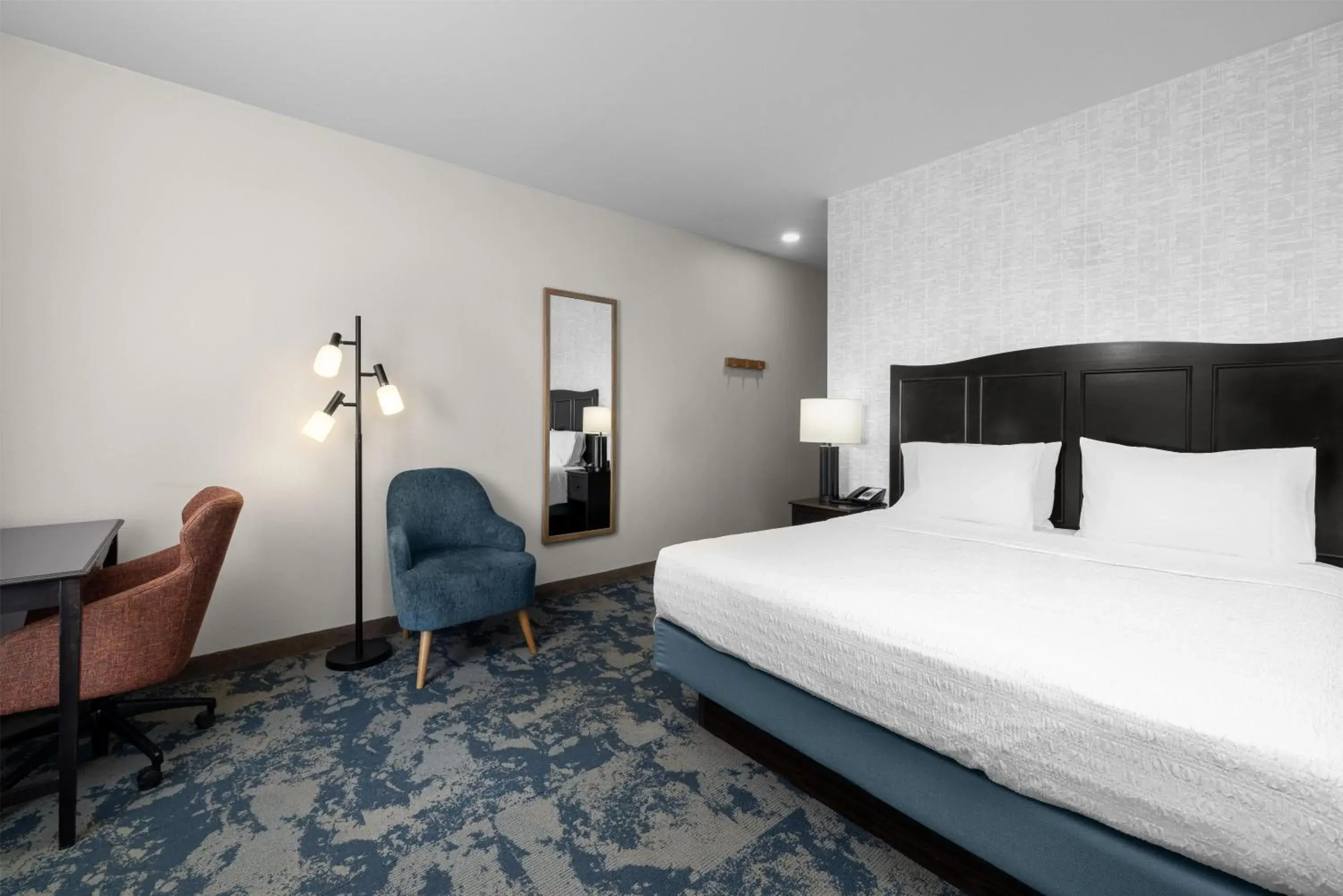 Bed in Hampton Inn and Suites Hope Bed in Hampton Inn and Suites Hope