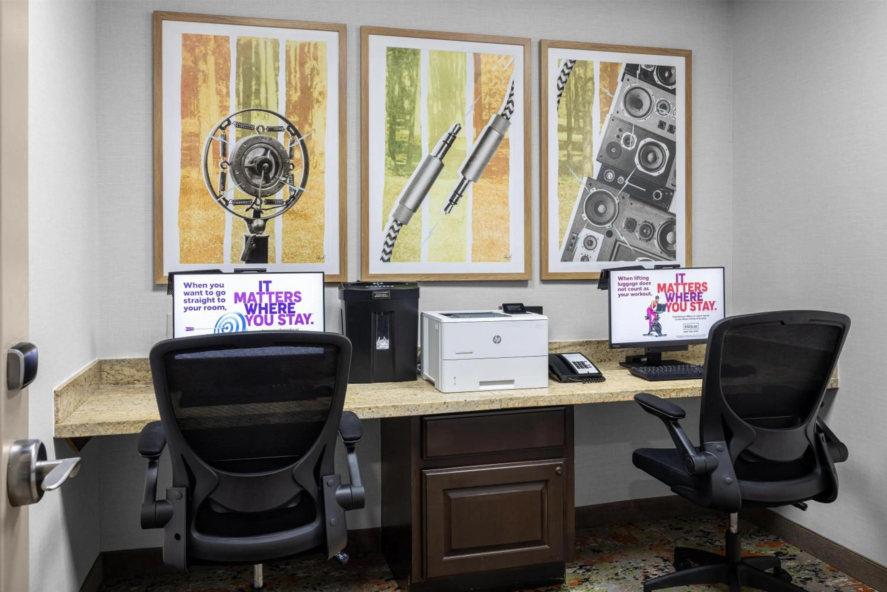 Business facilities in Hampton Inn and Suites Hope