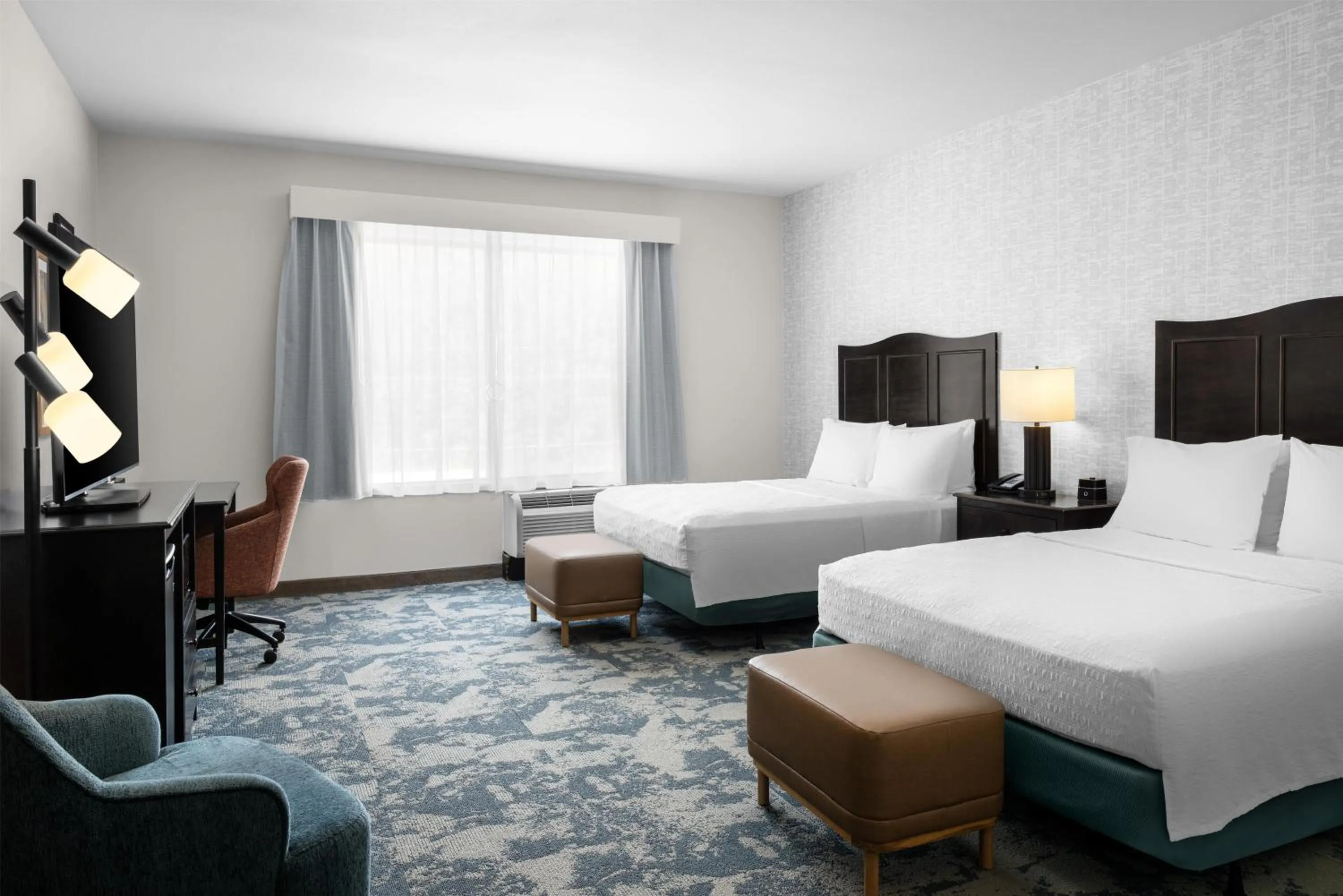 Bed in Hampton Inn and Suites Hope