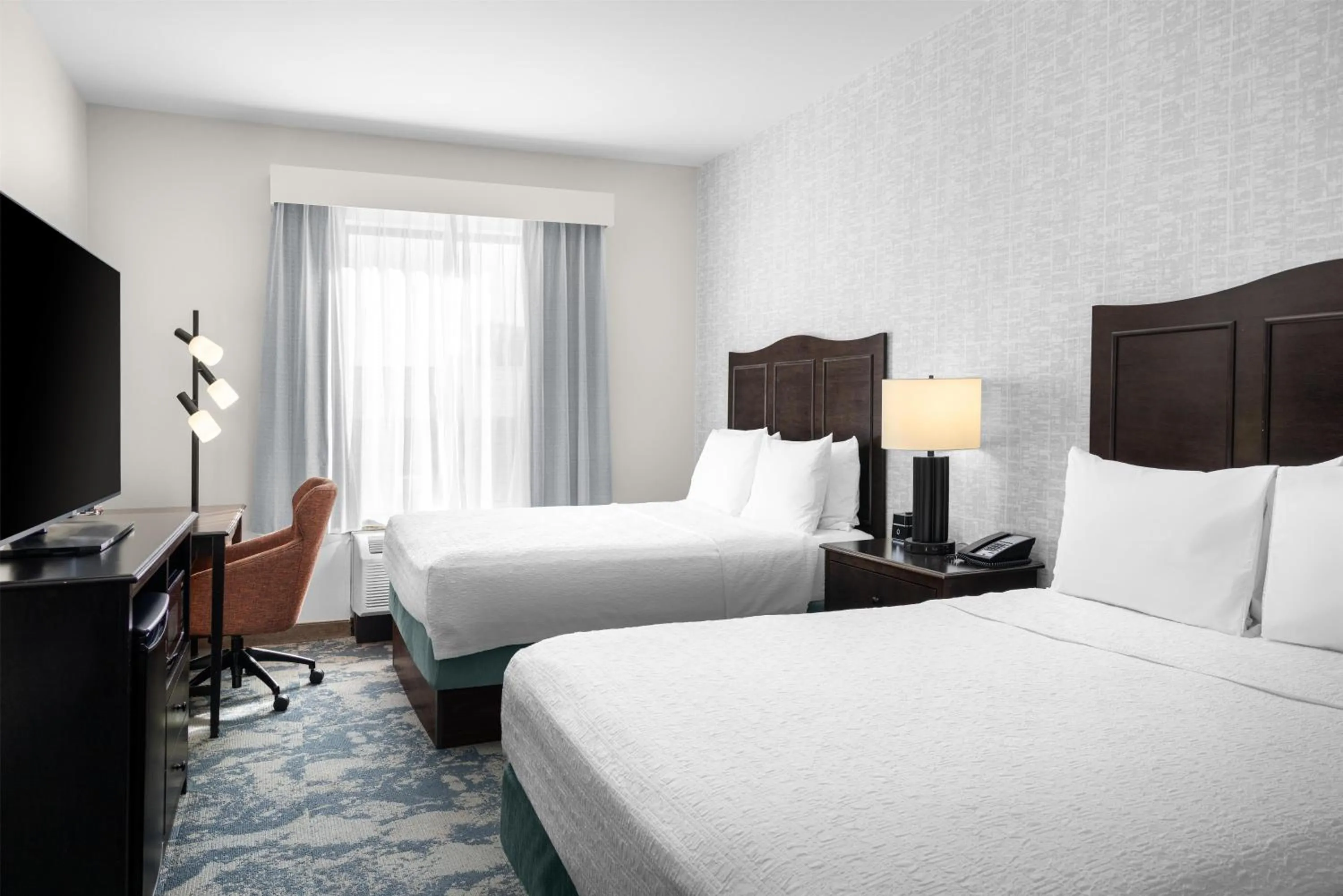 Bed in Hampton Inn and Suites Hope