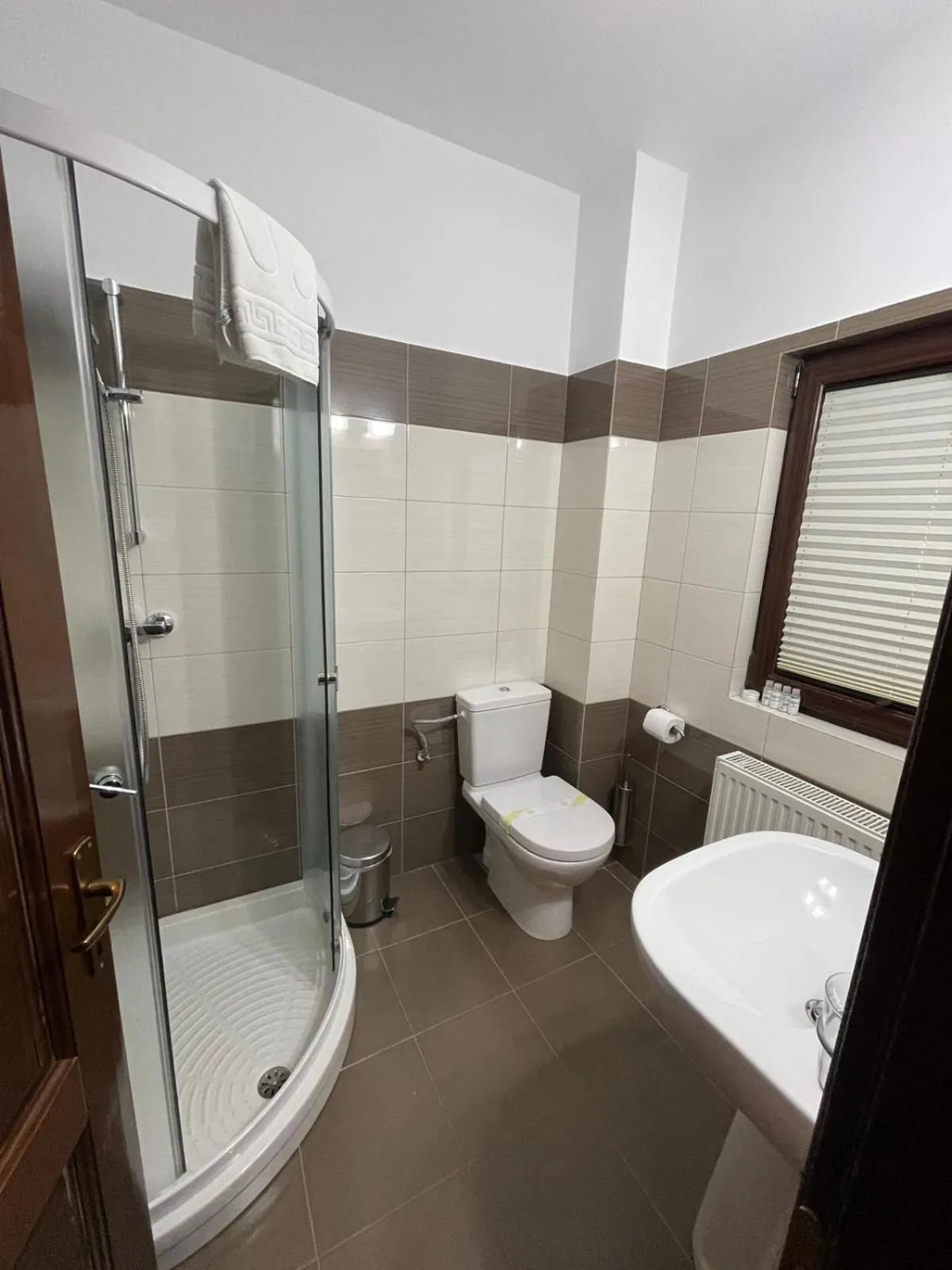 Shower in Hotel River