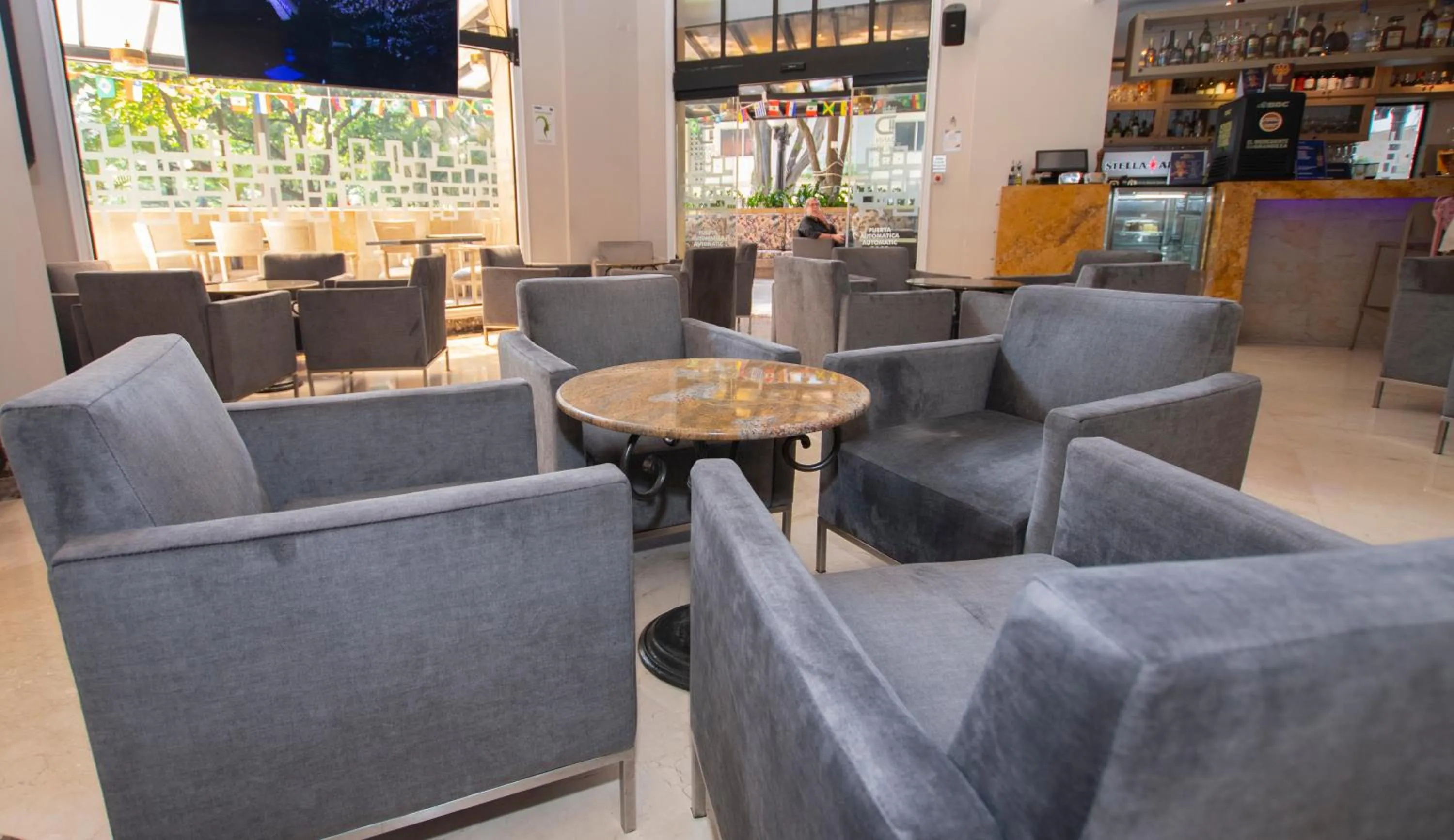 Lounge or bar in Hotel Dann Carlton Cali