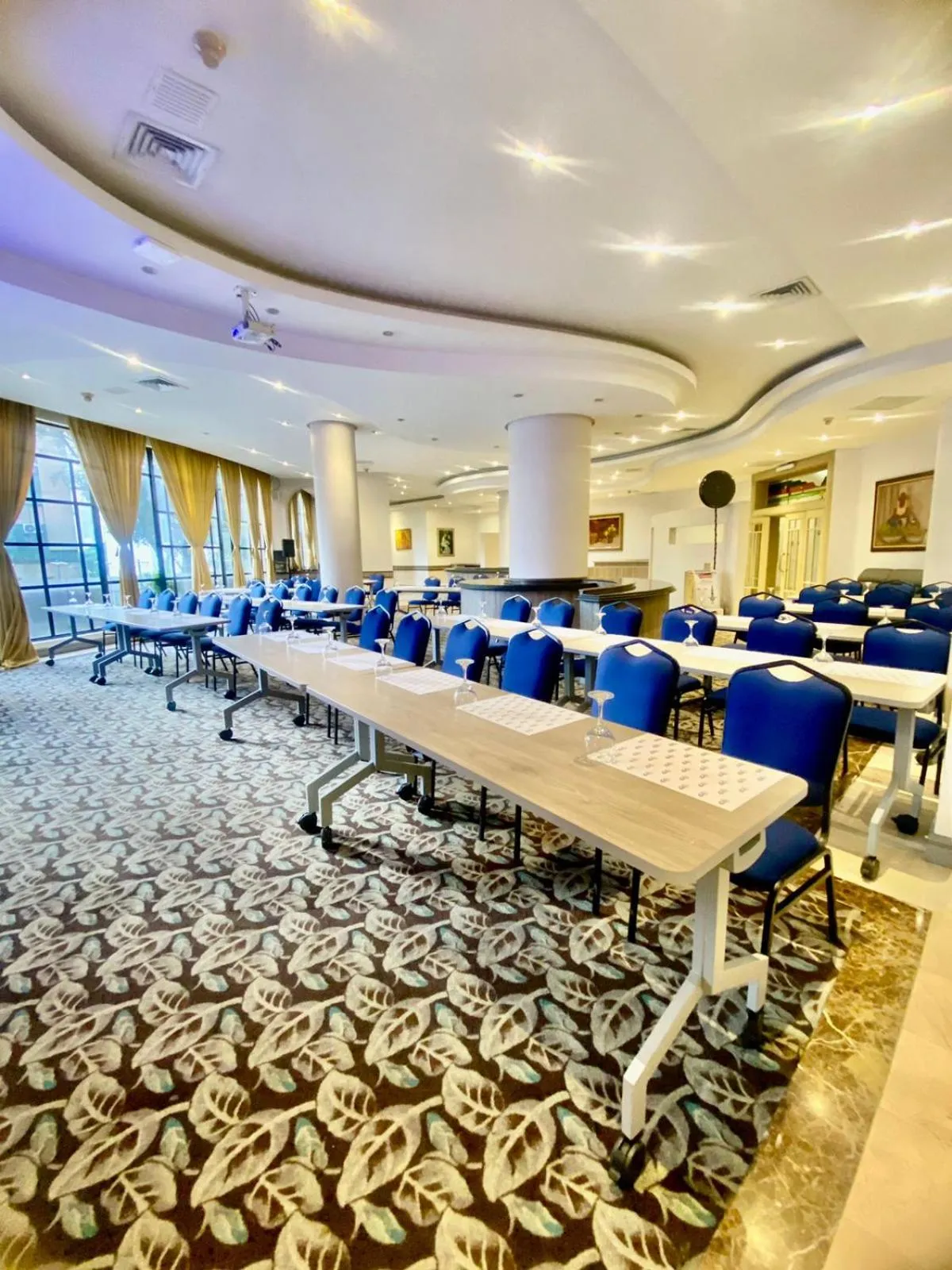 Meeting/conference room in Hotel Dann Carlton Cali