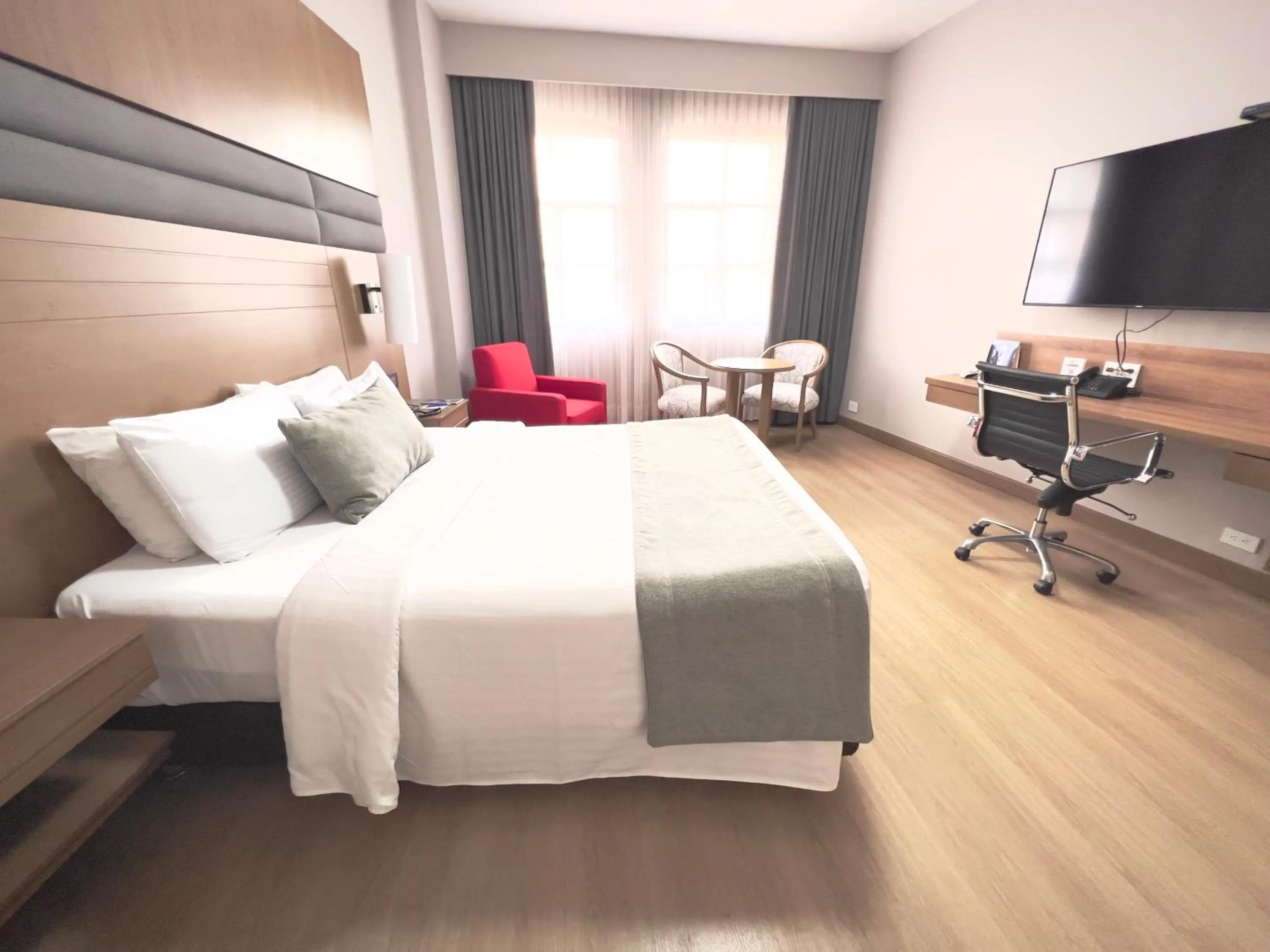 Photo of the whole room, Bed in Hotel Dann Carlton Cali