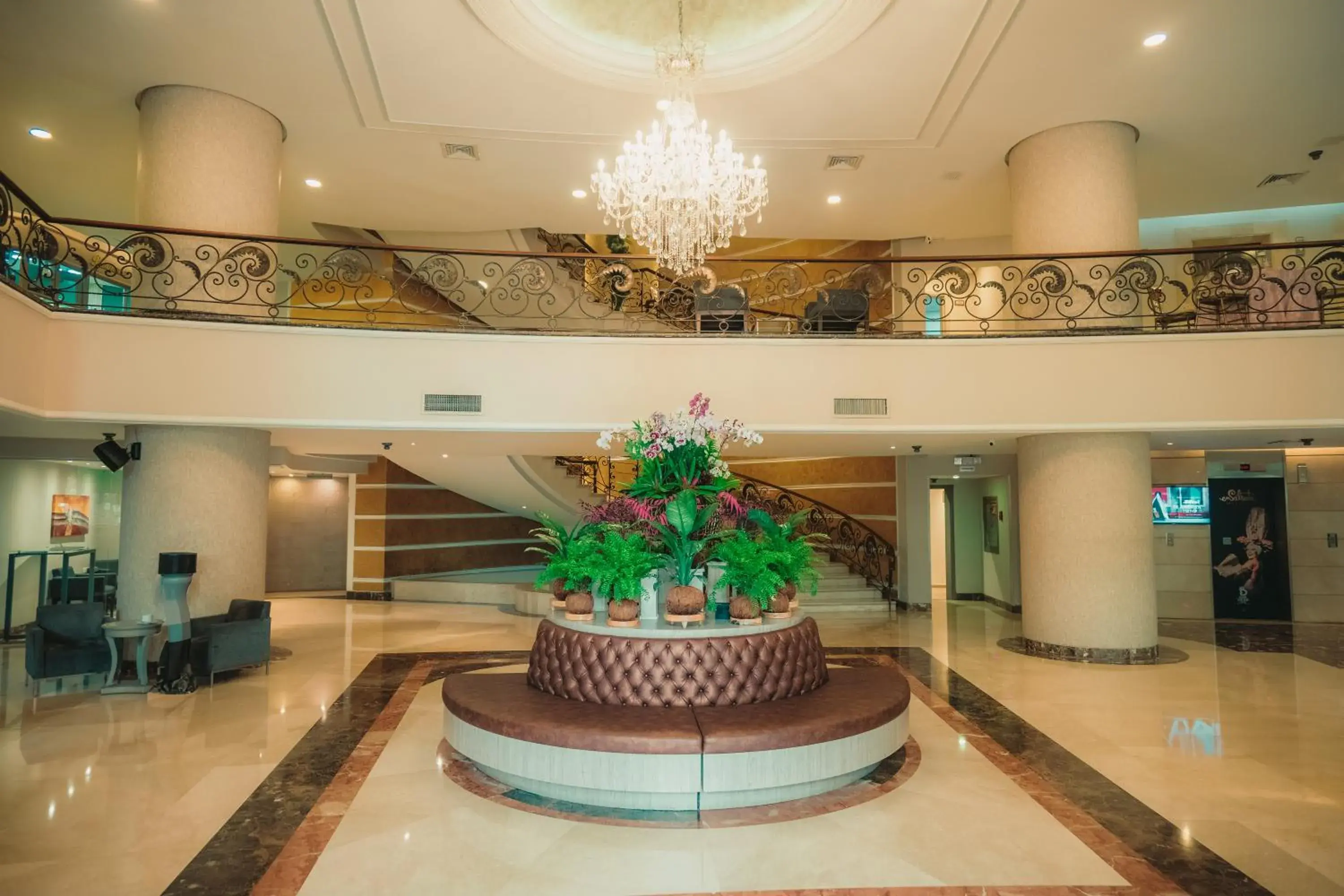 Lobby or reception in Hotel Dann Carlton Cali Lobby or reception in Hotel Dann Carlton Cali