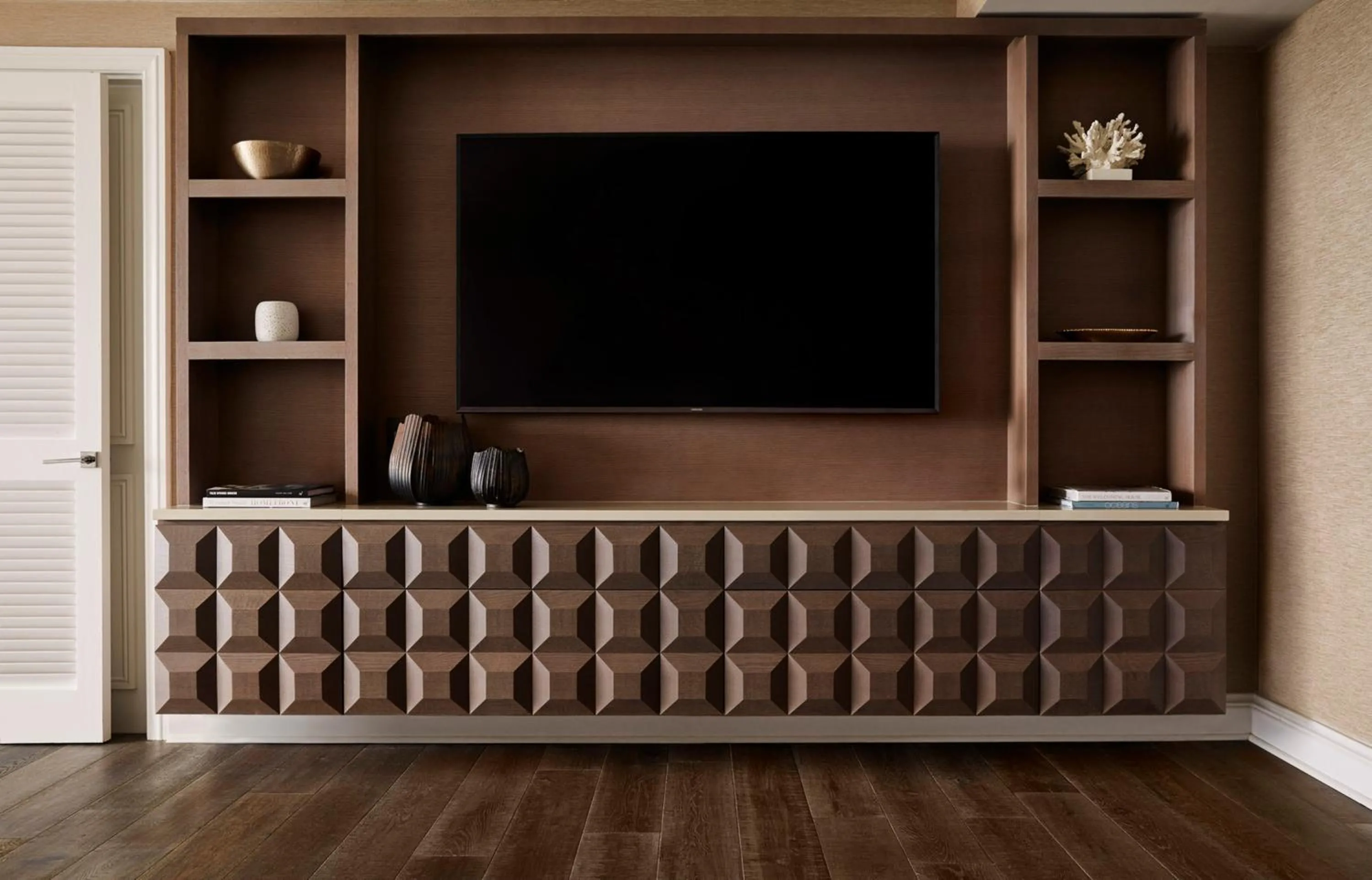 TV and multimedia in Four Seasons Resort Maui at Wailea