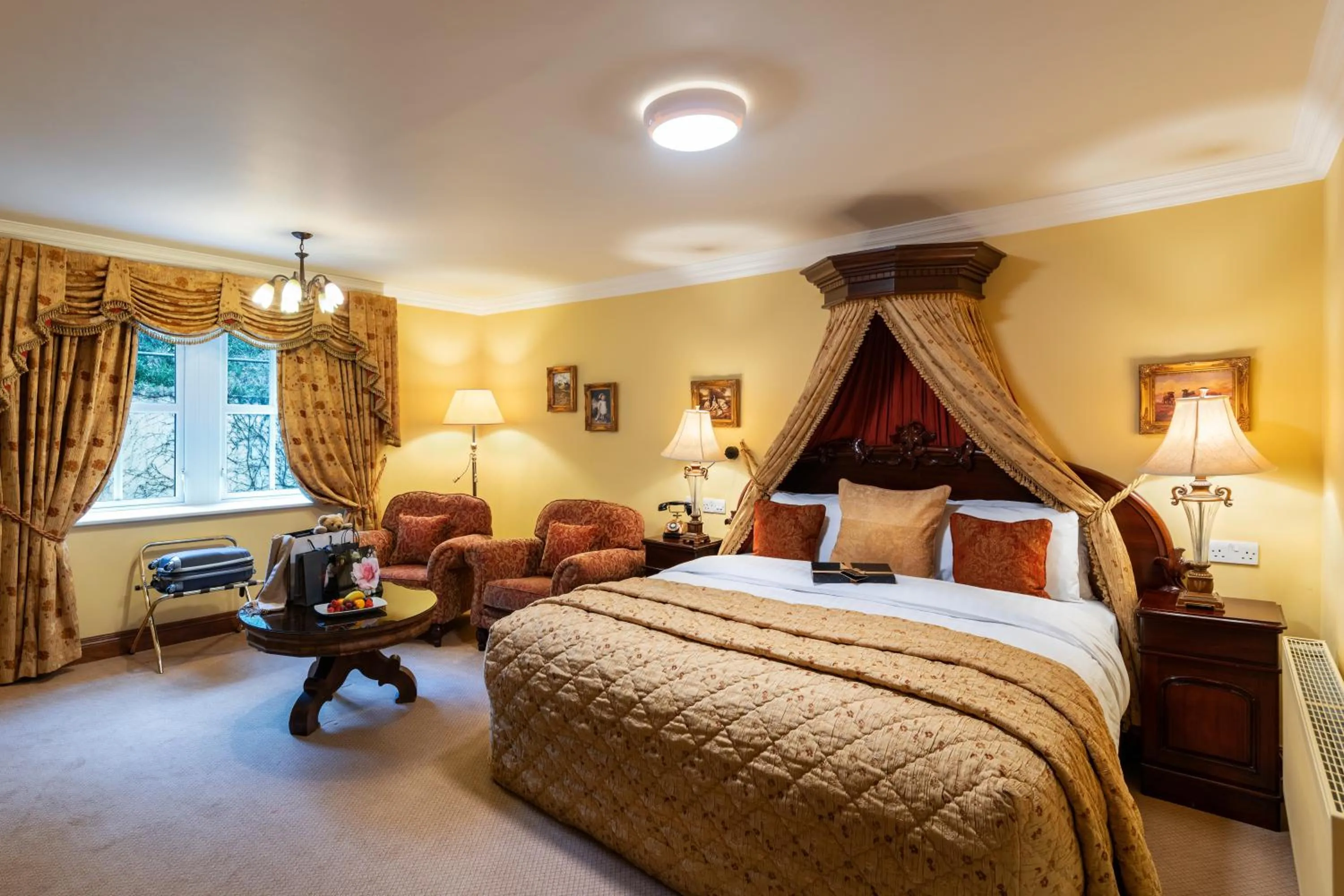 Bedroom, Bed in Earls Court House