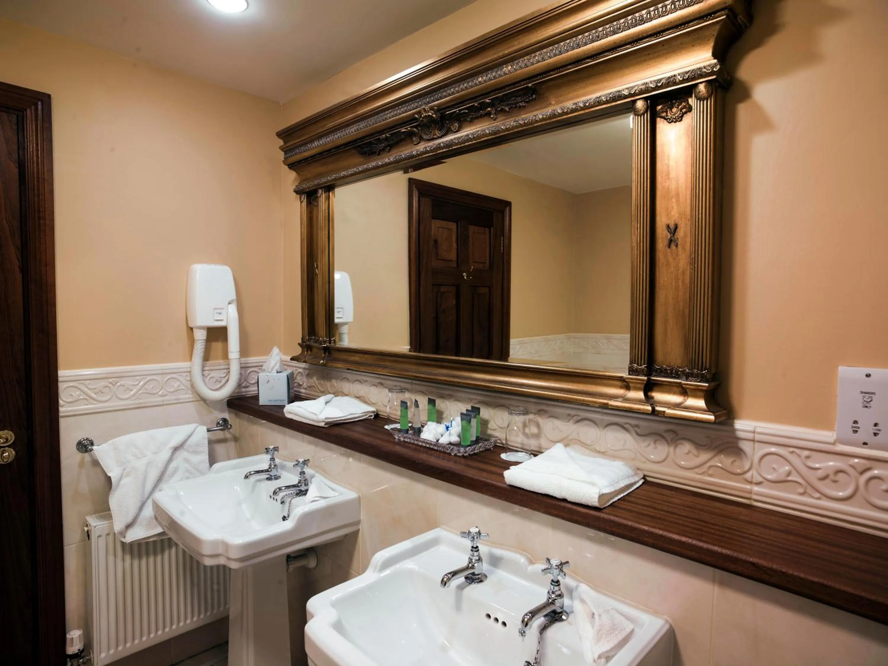 Bathroom in Earls Court House