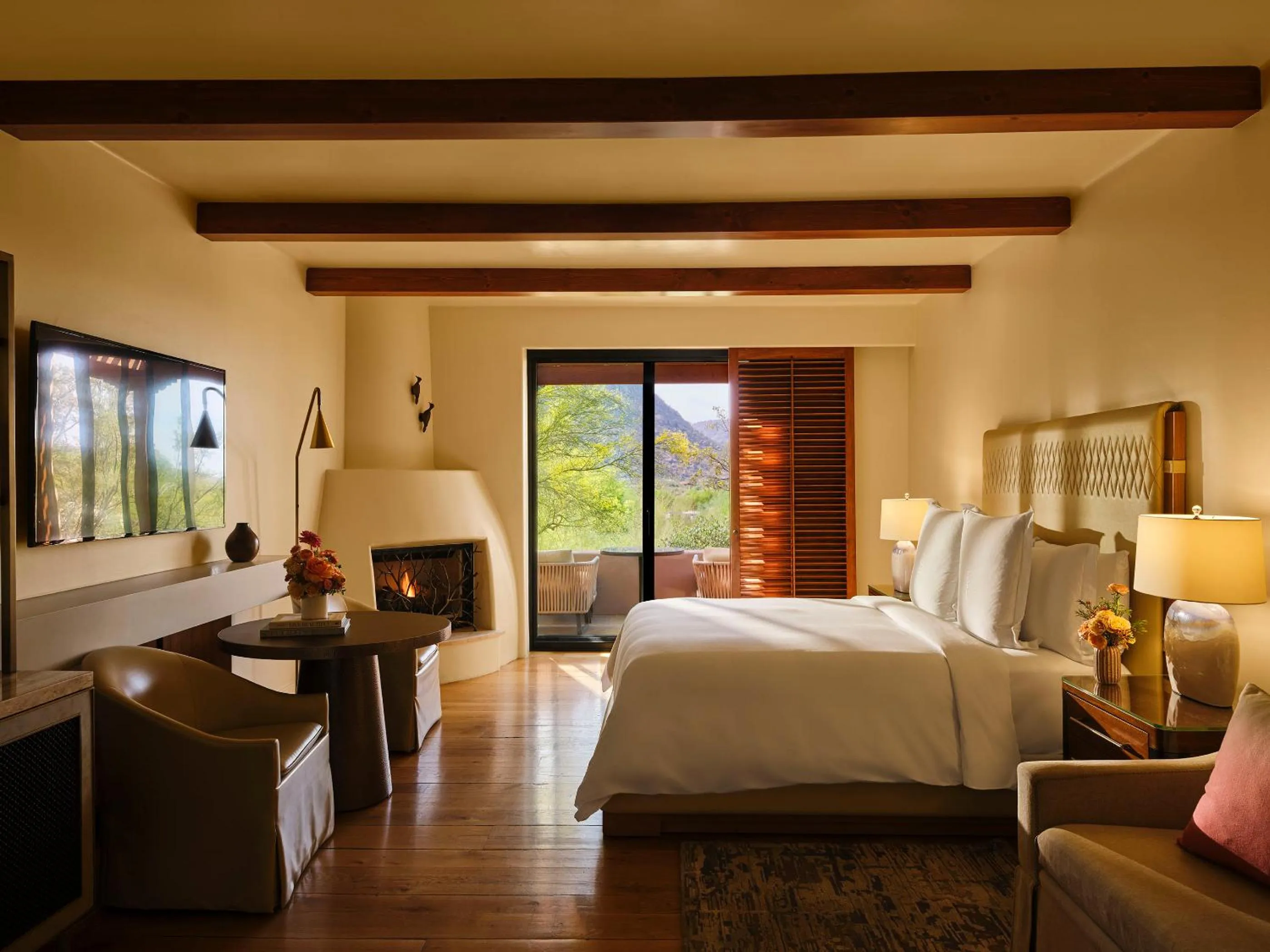 Bed in Four Seasons Resort Scottsdale at Troon North
