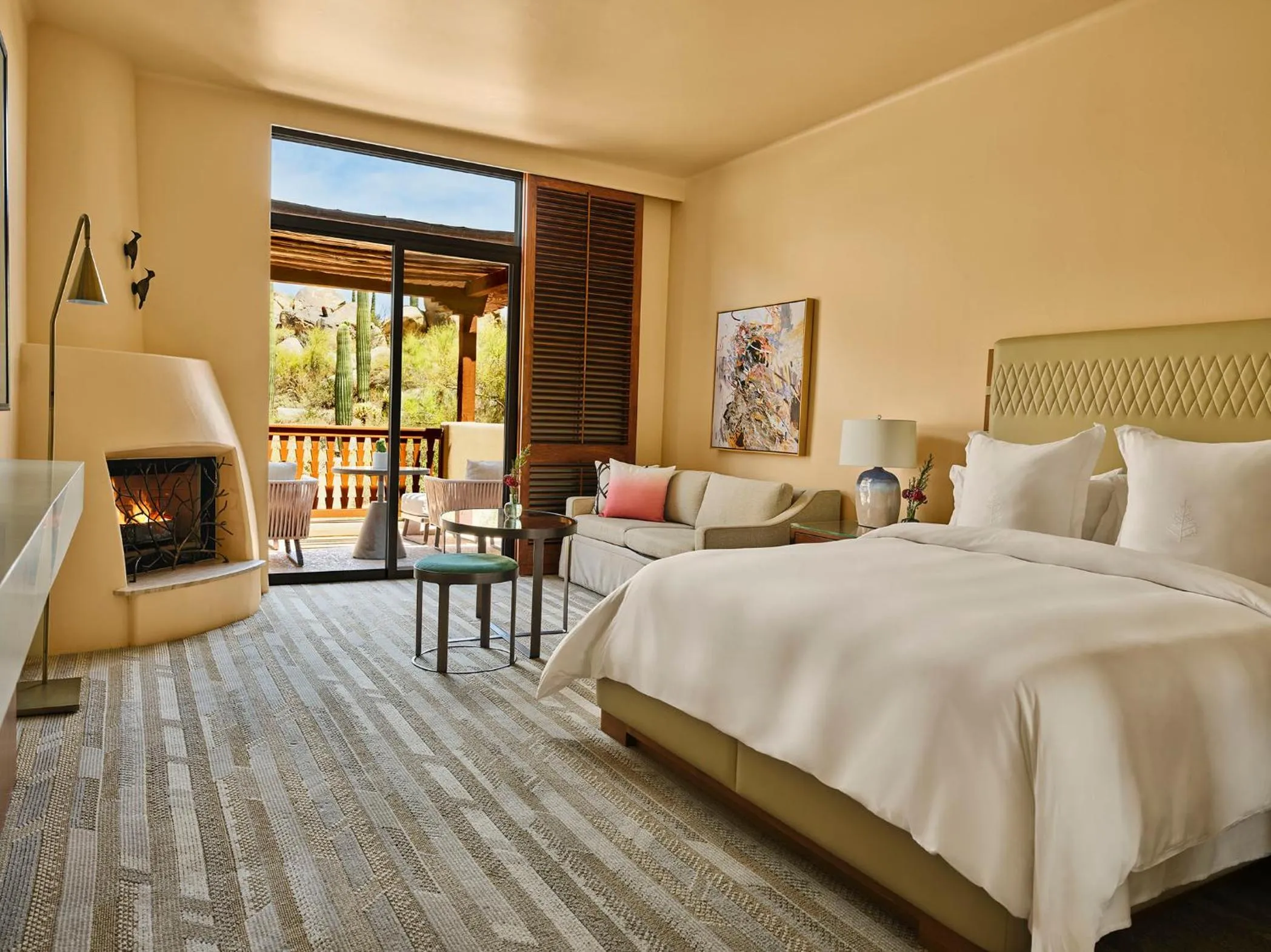 Bed in Four Seasons Resort Scottsdale at Troon North