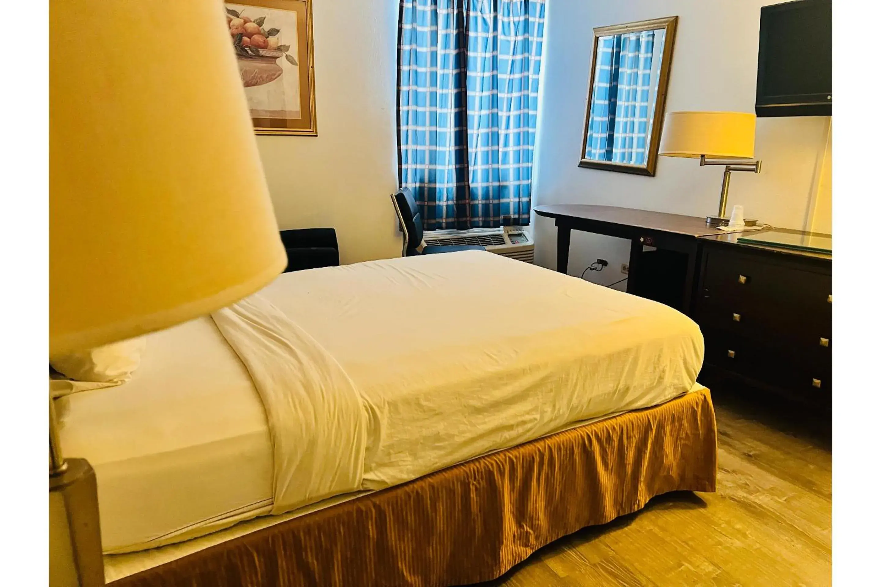 King Bed Accessible Non-Smoking in Kings Inn By OYO Calumet Park I-57 King Bed Accessible Non-Smoking in Kings Inn By OYO Calumet Park I-57