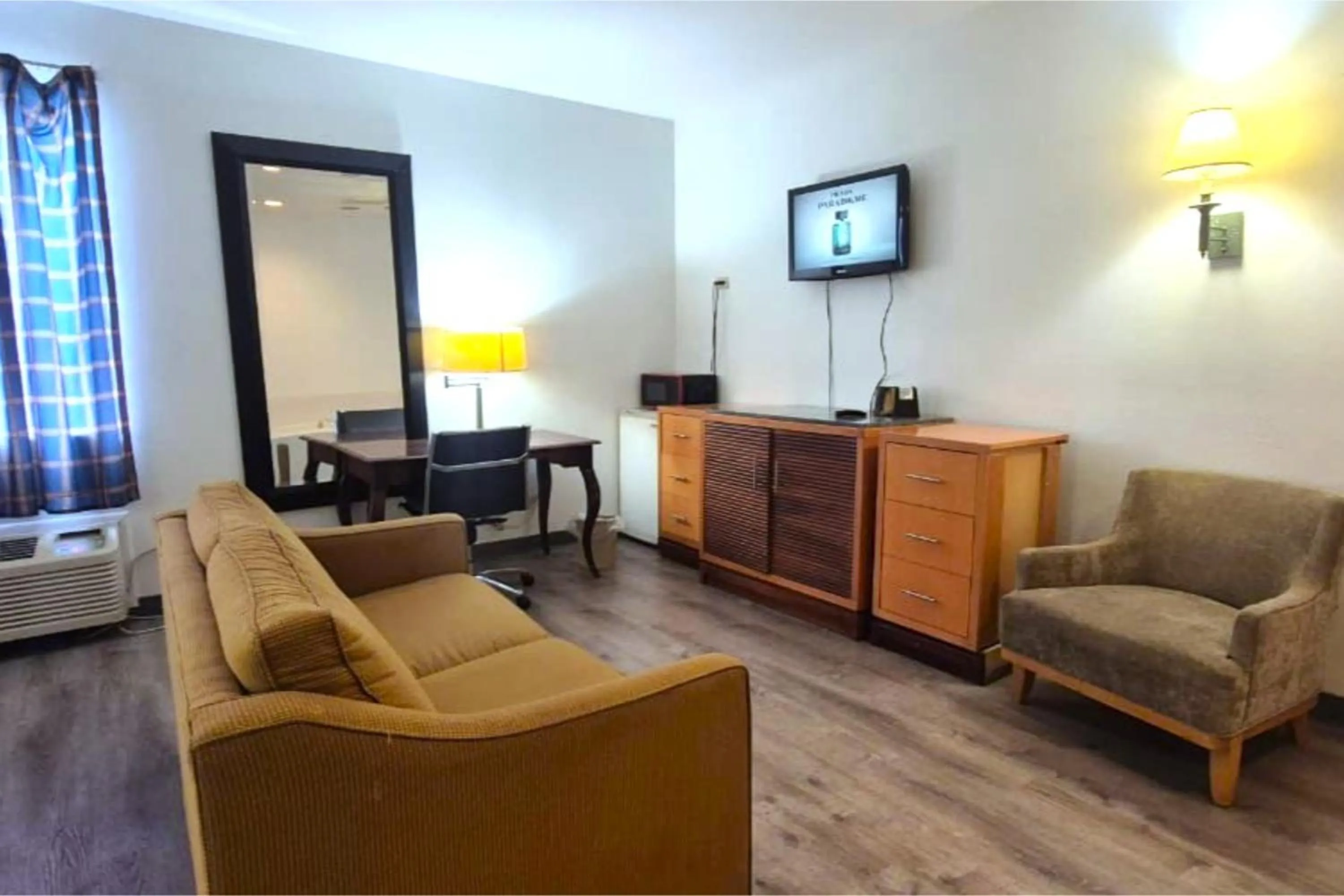 Seating area in Kings Inn By OYO Calumet Park I-57