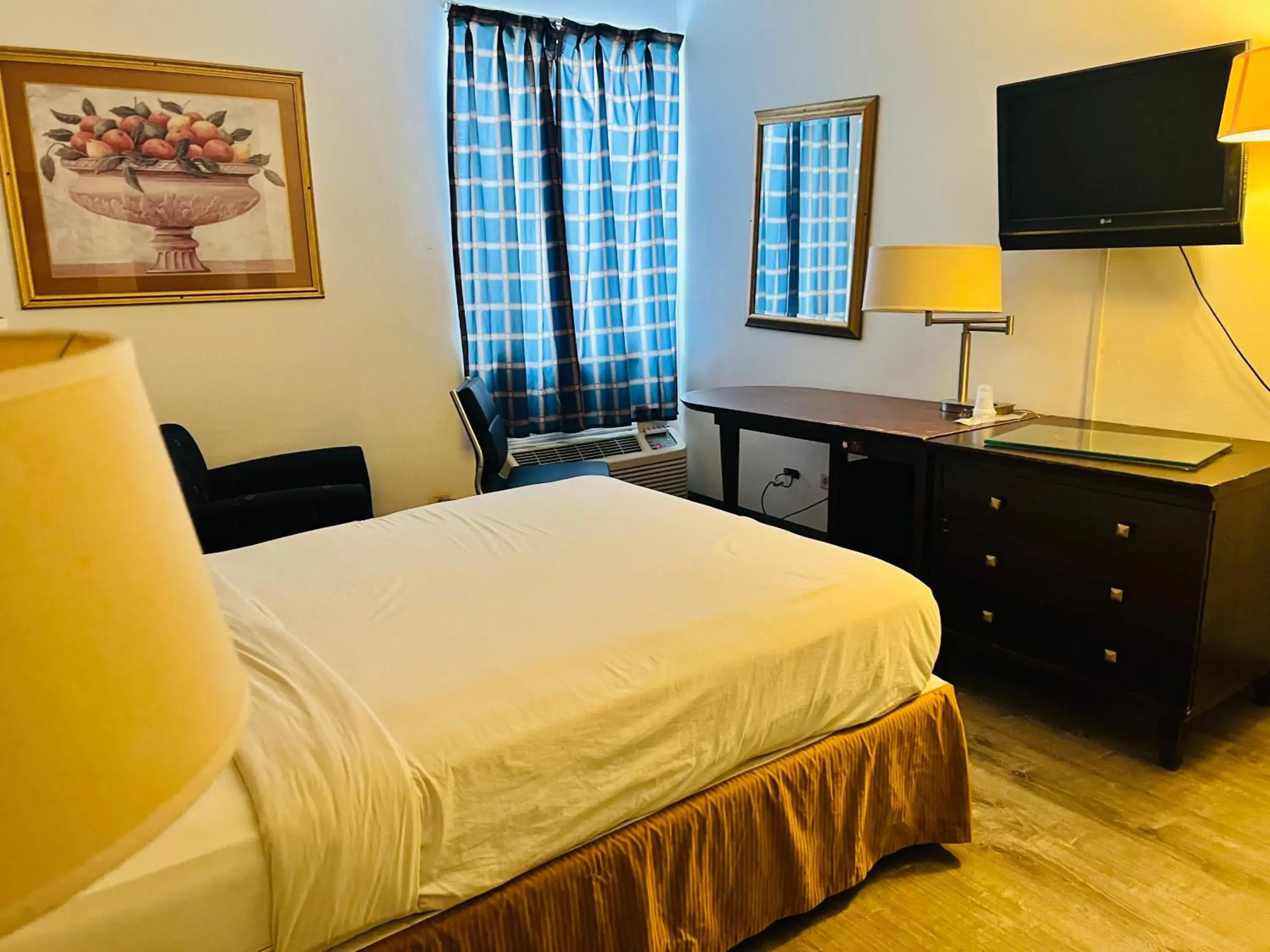 Bedroom, Bed in Kings Inn By OYO Calumet Park I-57 Bedroom, Bed in Kings Inn By OYO Calumet Park I-57