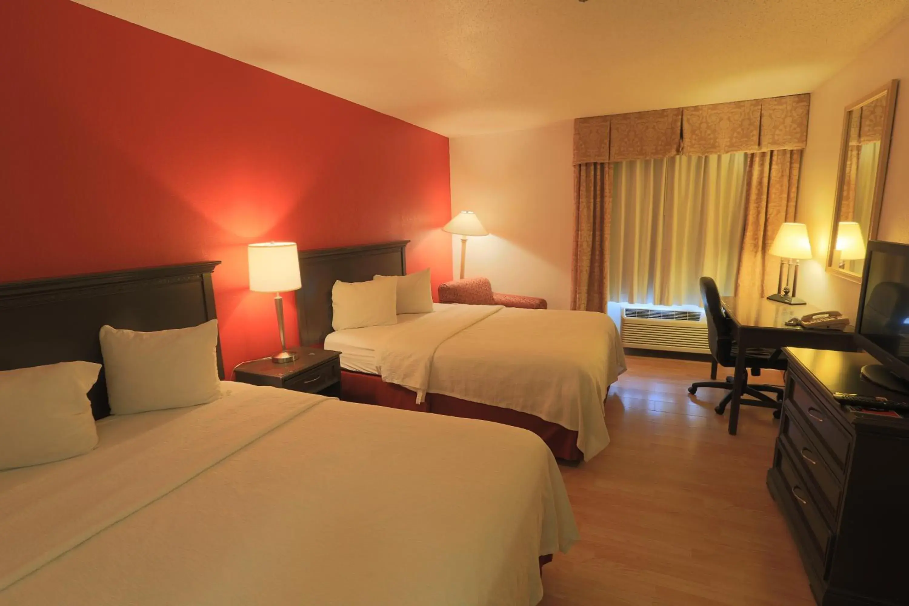 Photo of the whole room, Bed in Days Inn by Wyndham Calumet Park Photo of the whole room, Bed in Days Inn by Wyndham Calumet Park