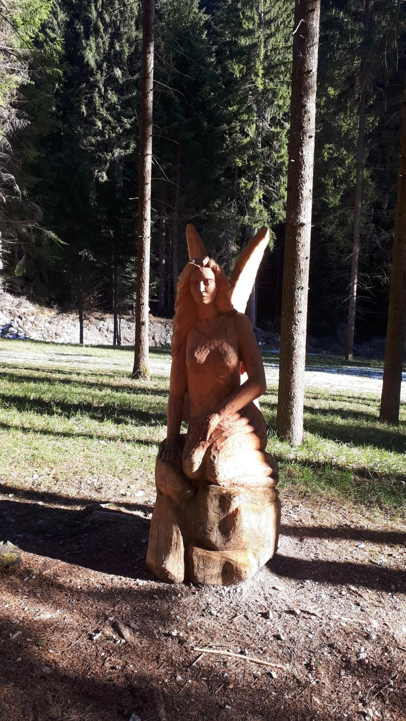 Hiking in Ledro Lake Suite "Pur"