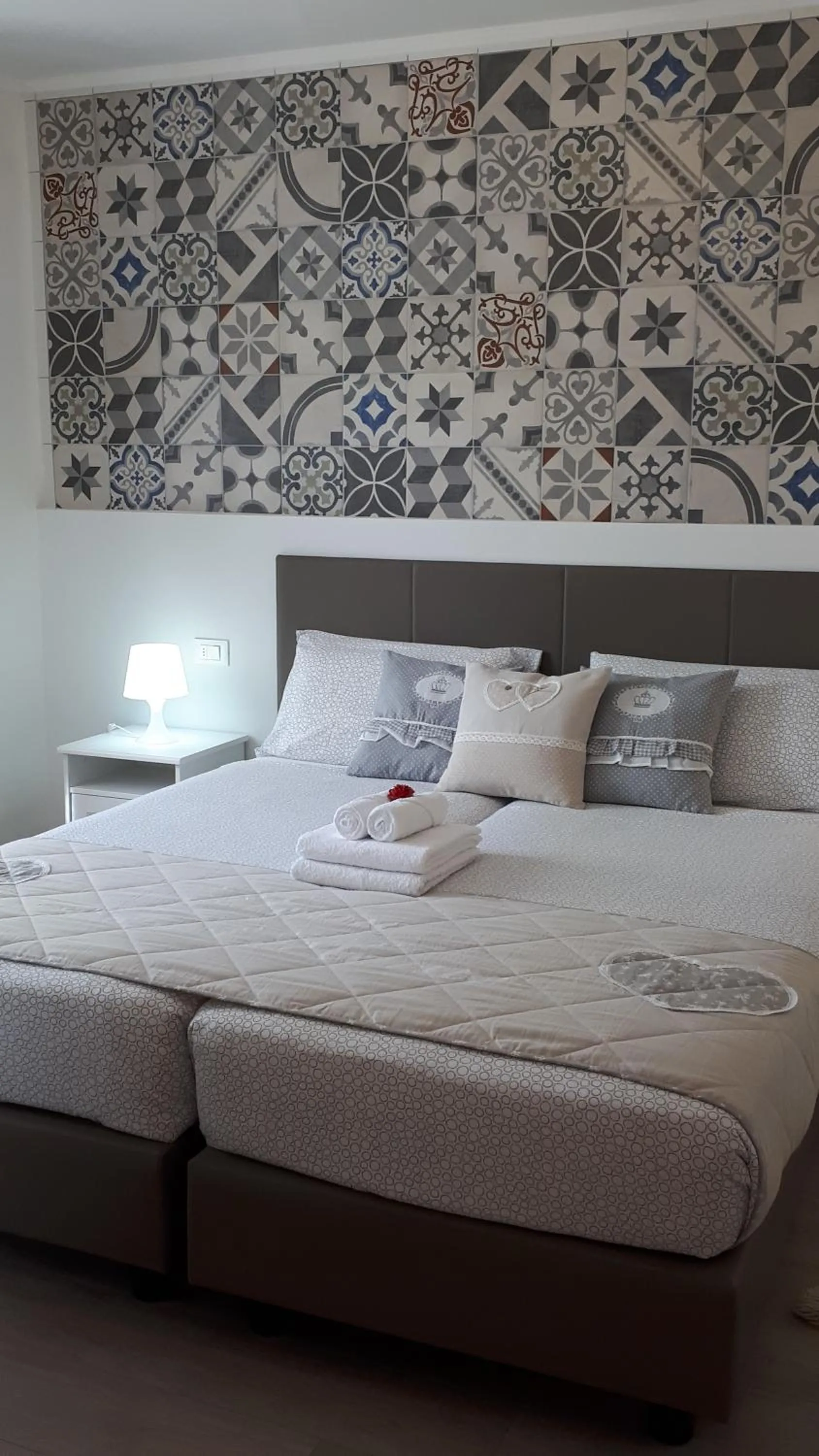 Photo of the whole room, Bed in Ledro Lake Suite "Pur"