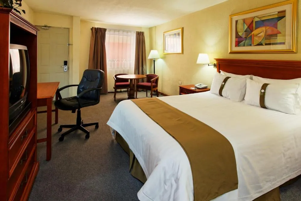 Property building, Bed in Wyndham Garden Obregon