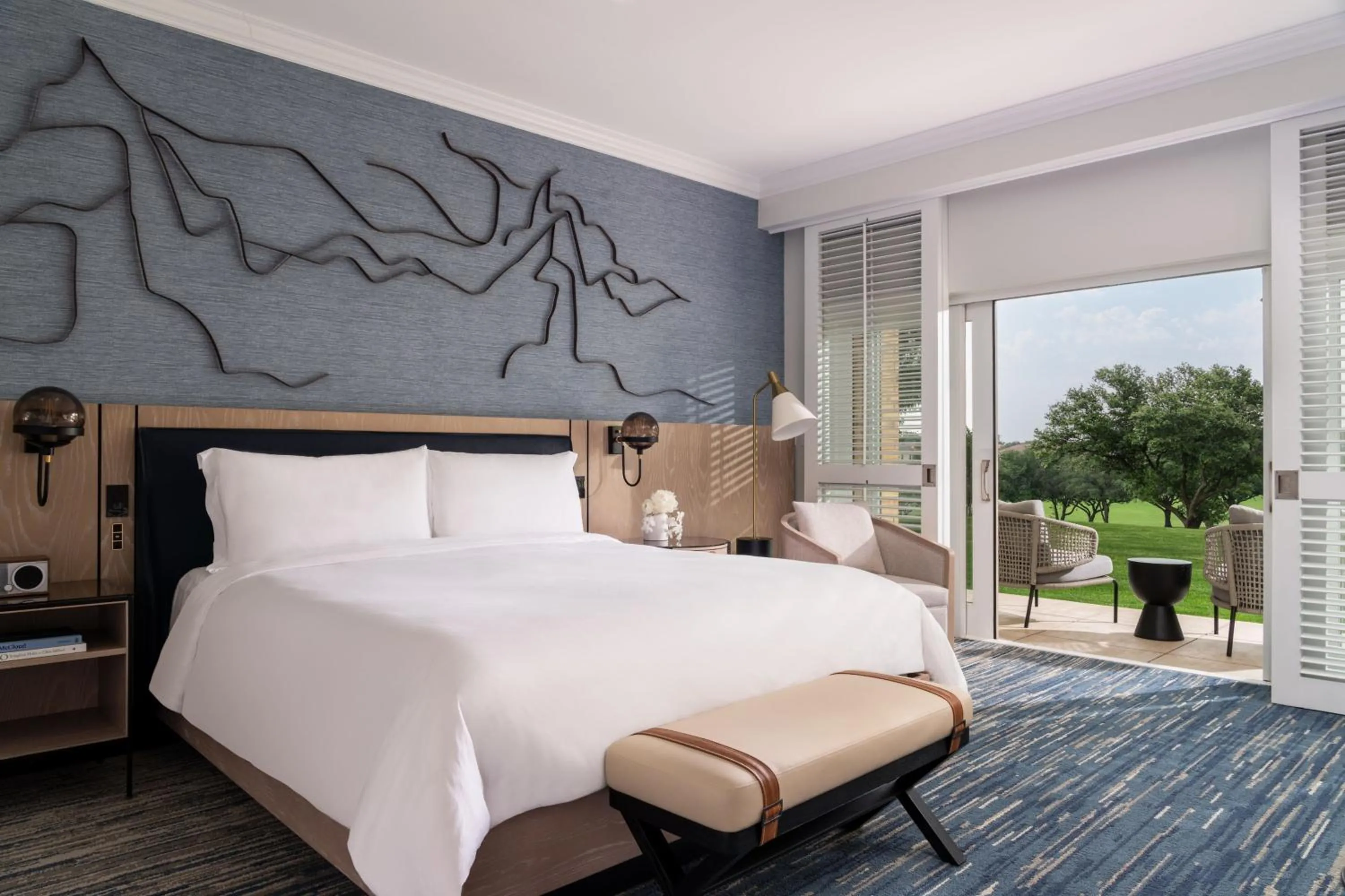 Bedroom, Bed in The Ritz-Carlton Dallas, Las Colinas