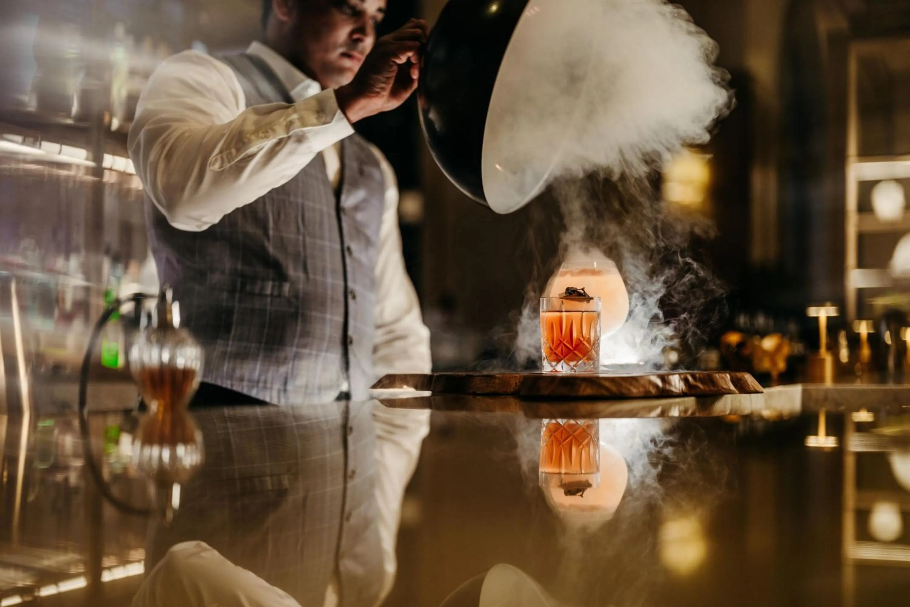 Lounge or bar in The Ritz-Carlton Dallas, Las Colinas