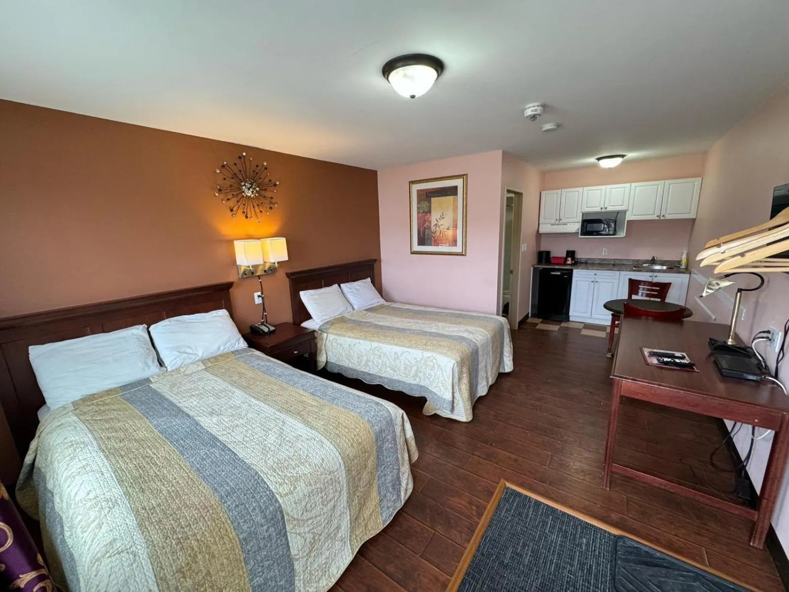 Property building, Bed in Travel Inn Cochrane