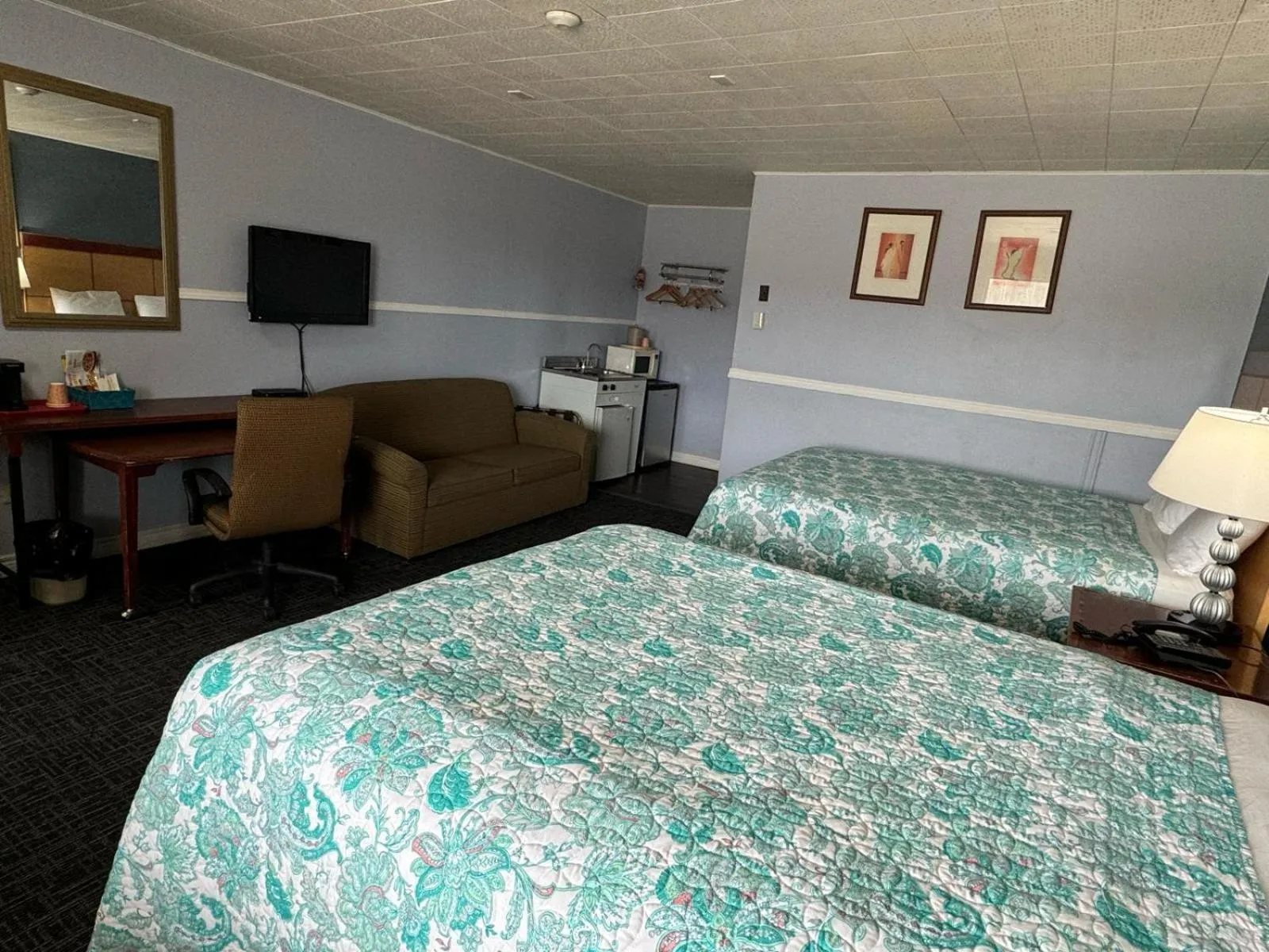 Photo of the whole room, Bed in Travel Inn Cochrane