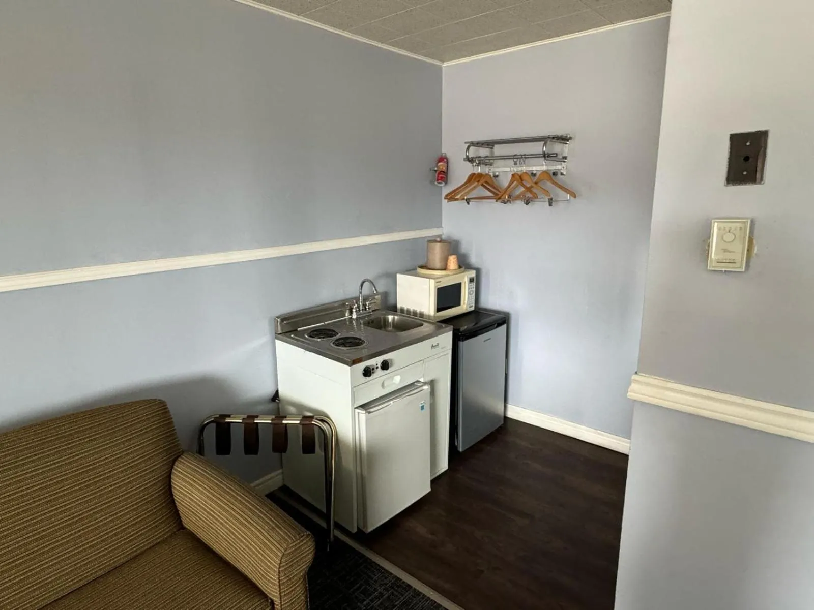 Kitchen or kitchenette in Travel Inn Cochrane