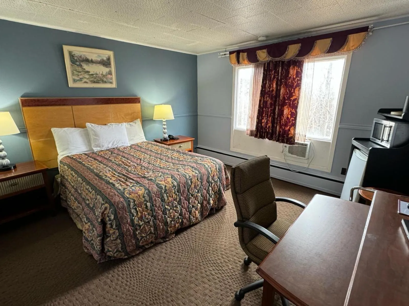 Photo of the whole room, Bed in Travel Inn Cochrane