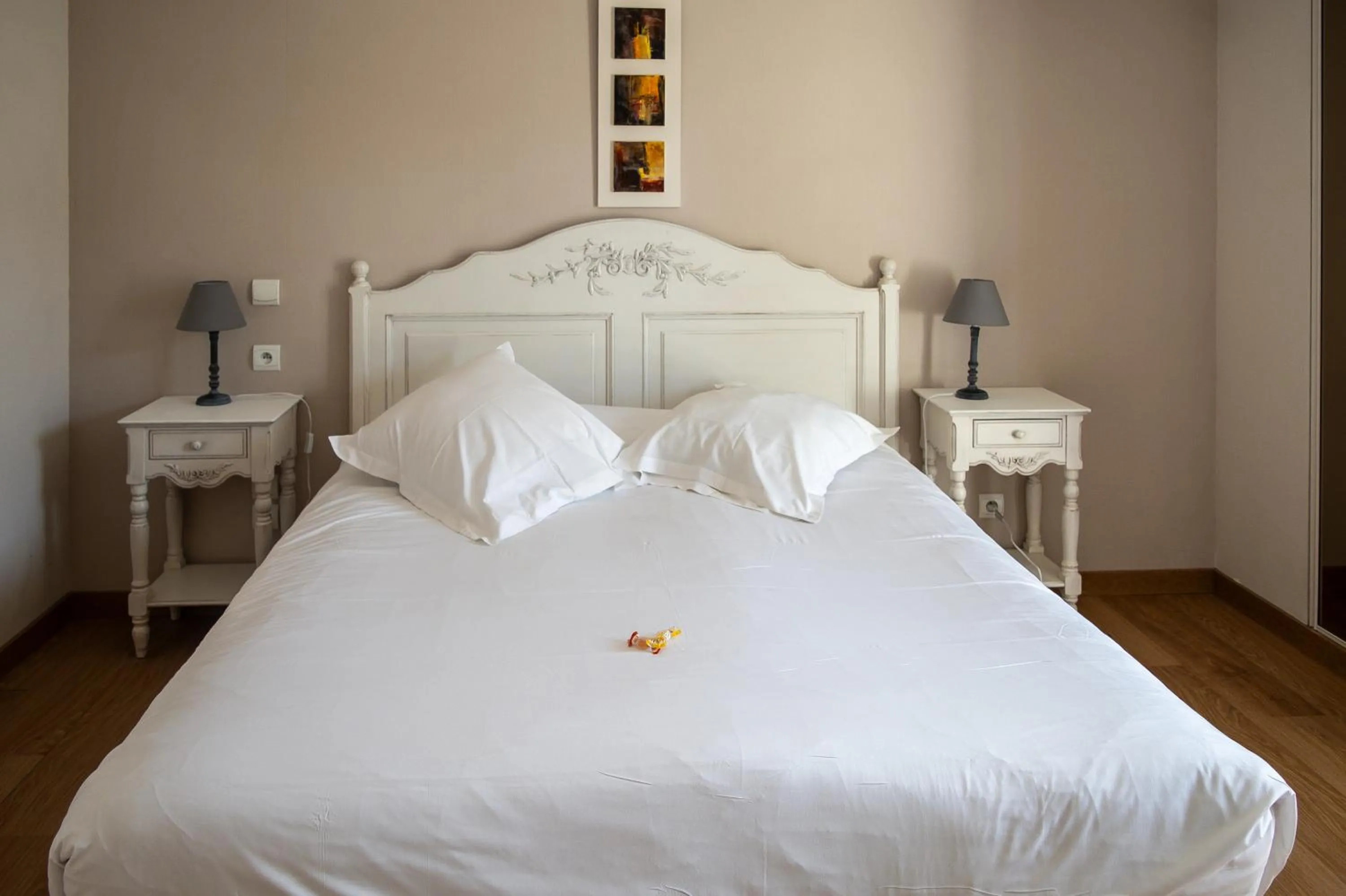 Bed in Tulip Inn Honfleur Residence &amp; Spa