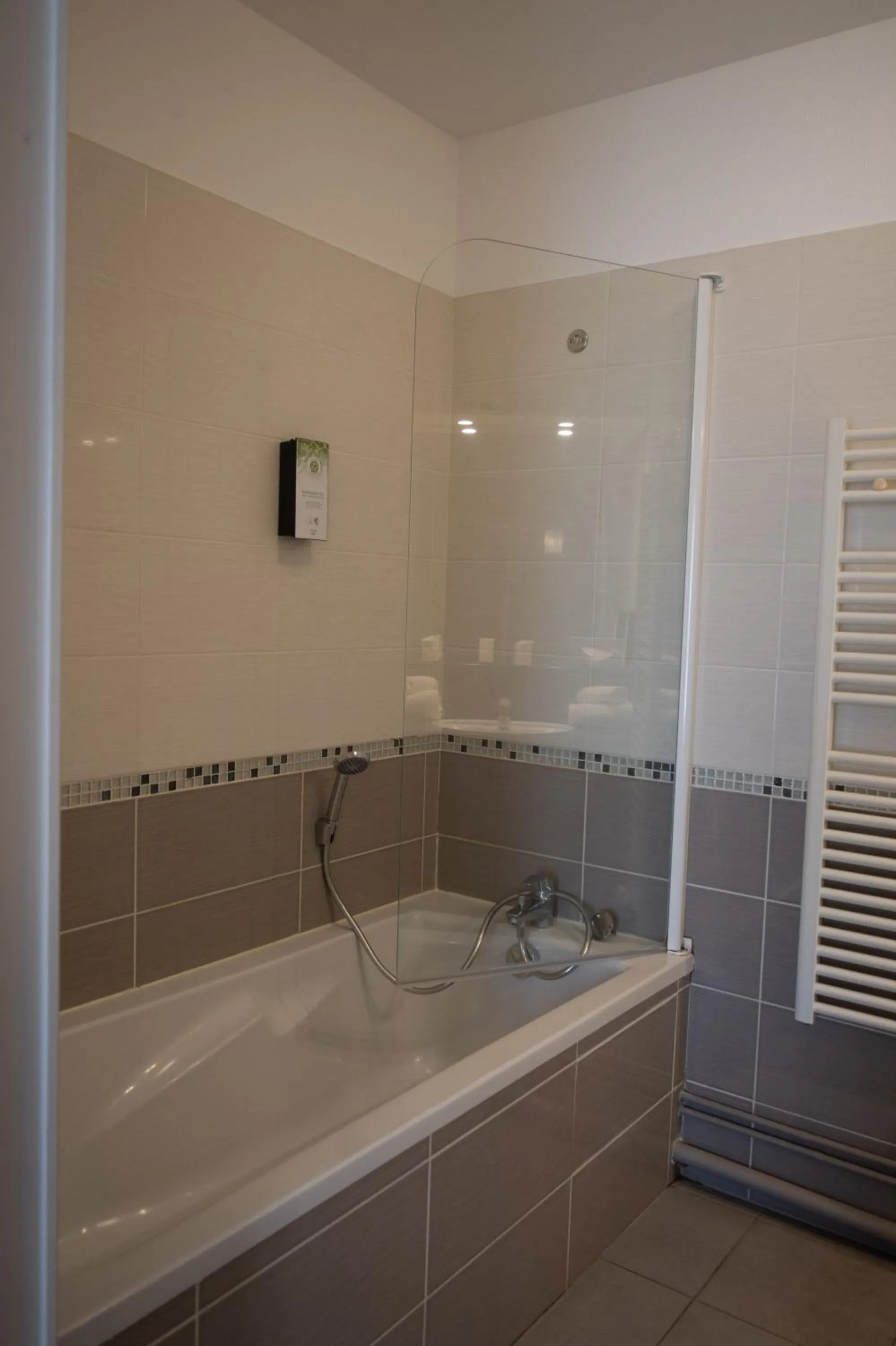 Bath in Tulip Inn Honfleur Residence &amp; Spa