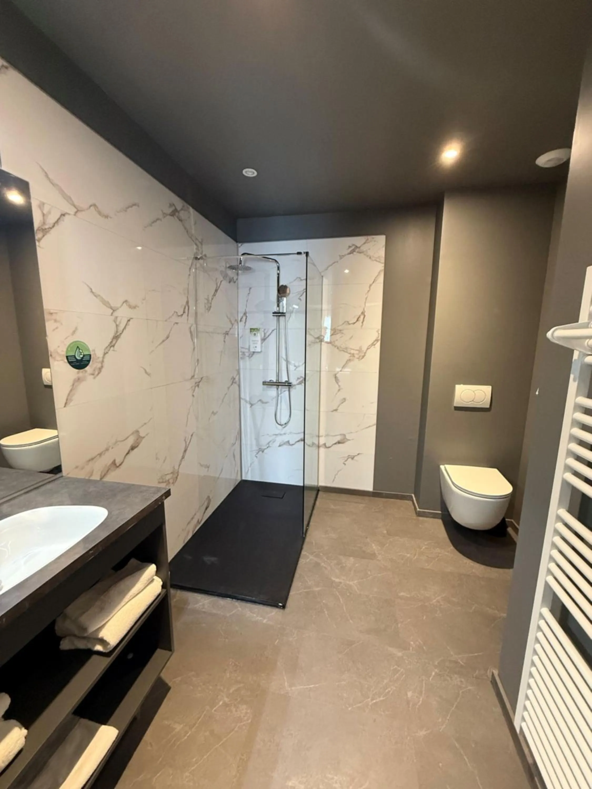 Shower in Tulip Inn Honfleur Residence &amp; Spa