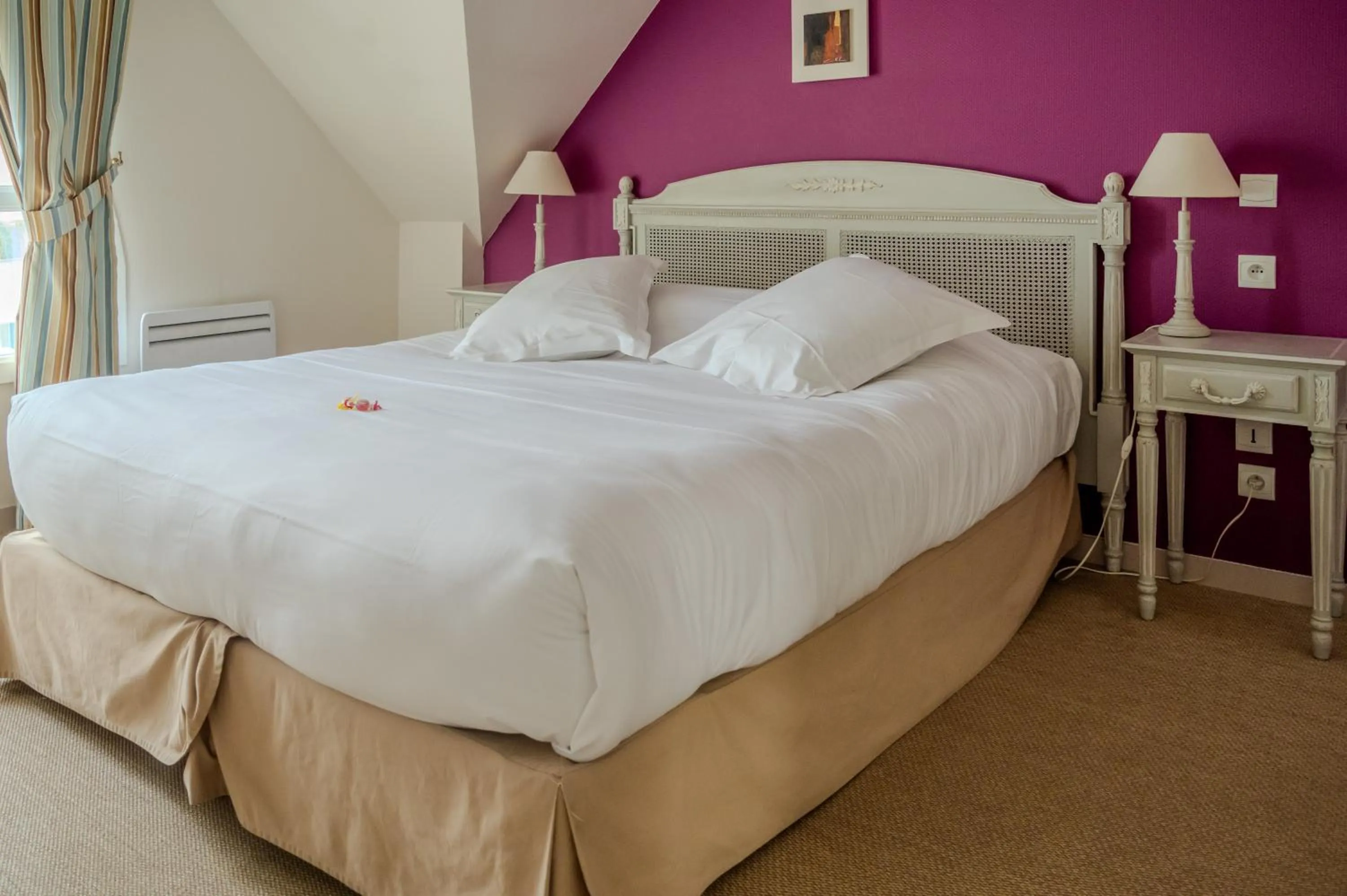 Bed in Tulip Inn Honfleur Residence &amp; Spa