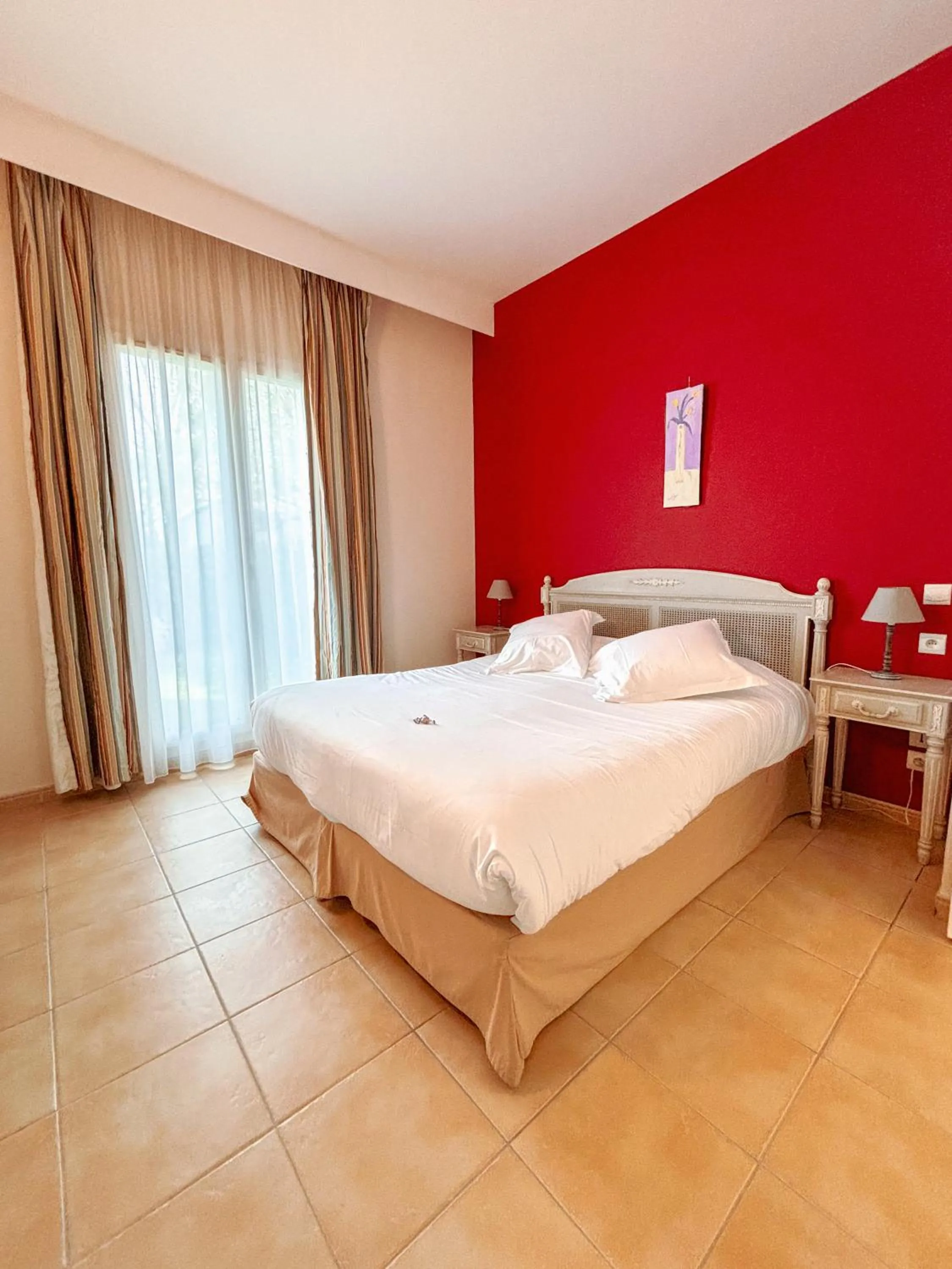 Bedroom, Bed in Tulip Inn Honfleur Residence &amp; Spa