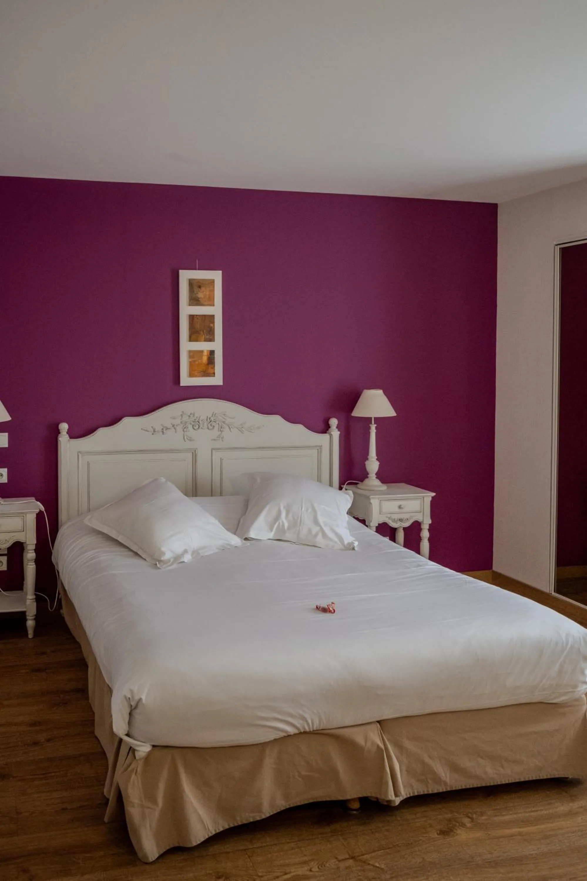 Photo of the whole room, Bed in Tulip Inn Honfleur Residence &amp; Spa