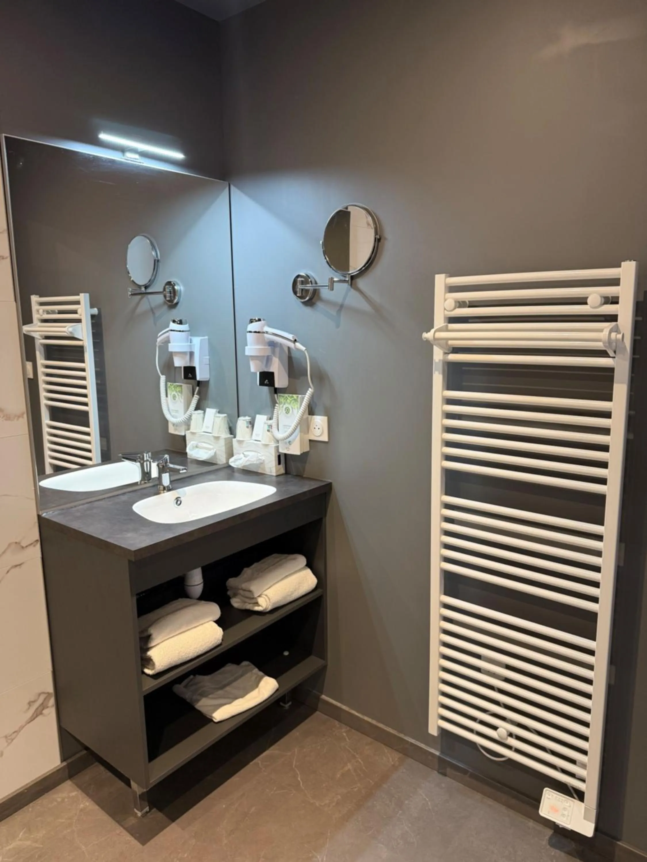 Bathroom in Tulip Inn Honfleur Residence &amp; Spa