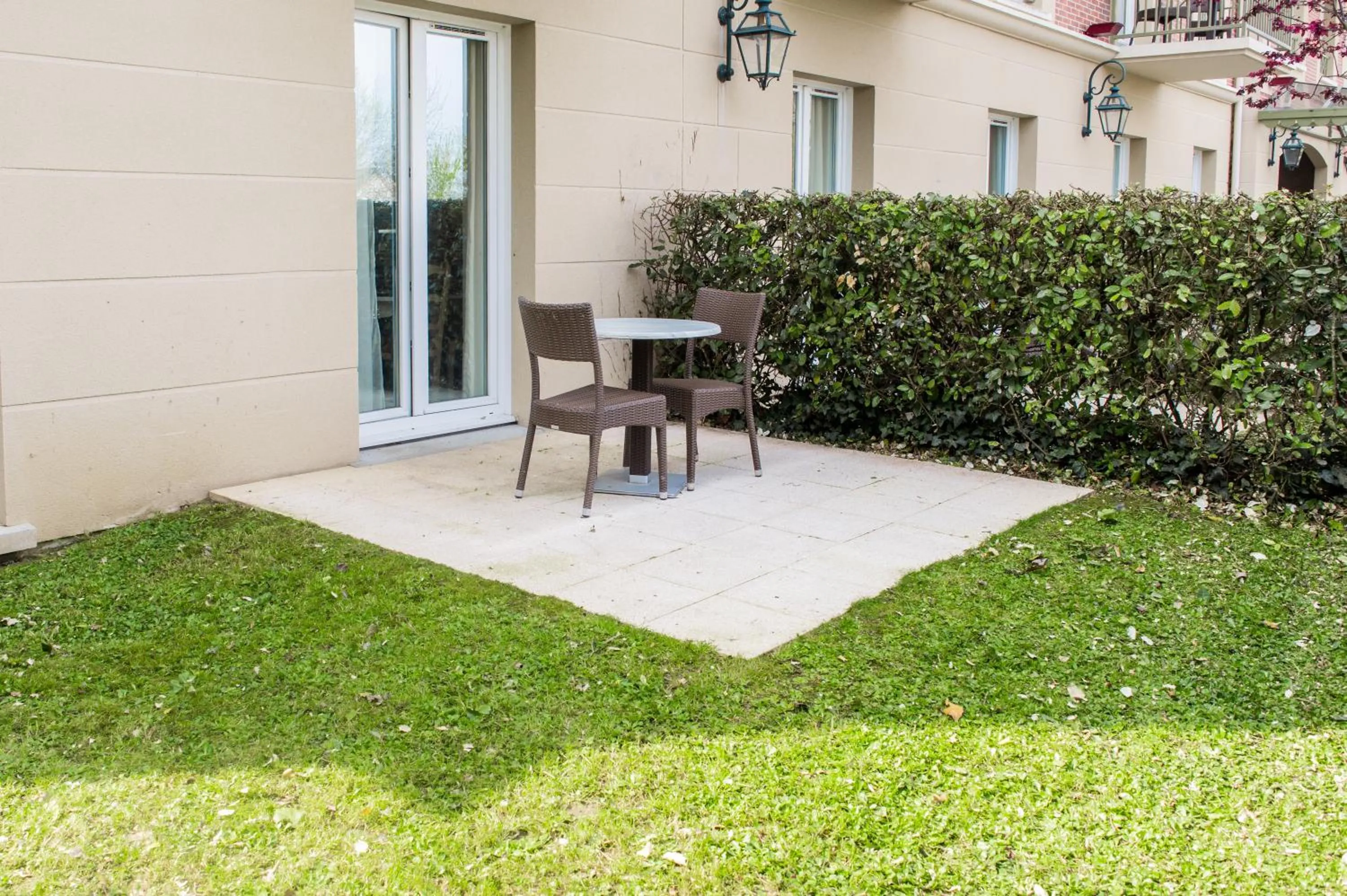 Patio in Tulip Inn Honfleur Residence &amp; Spa