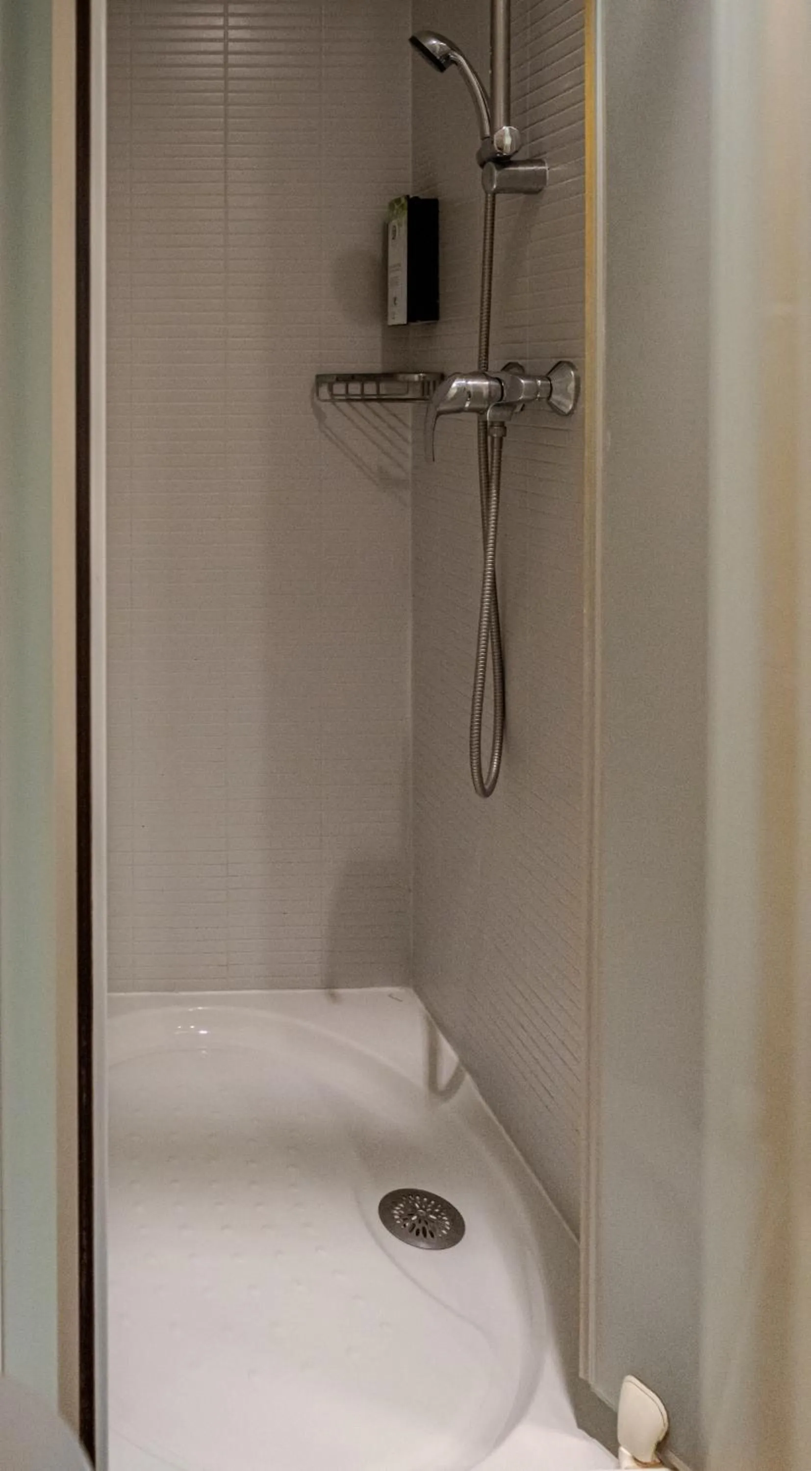 Shower in Tulip Inn Honfleur Residence &amp; Spa