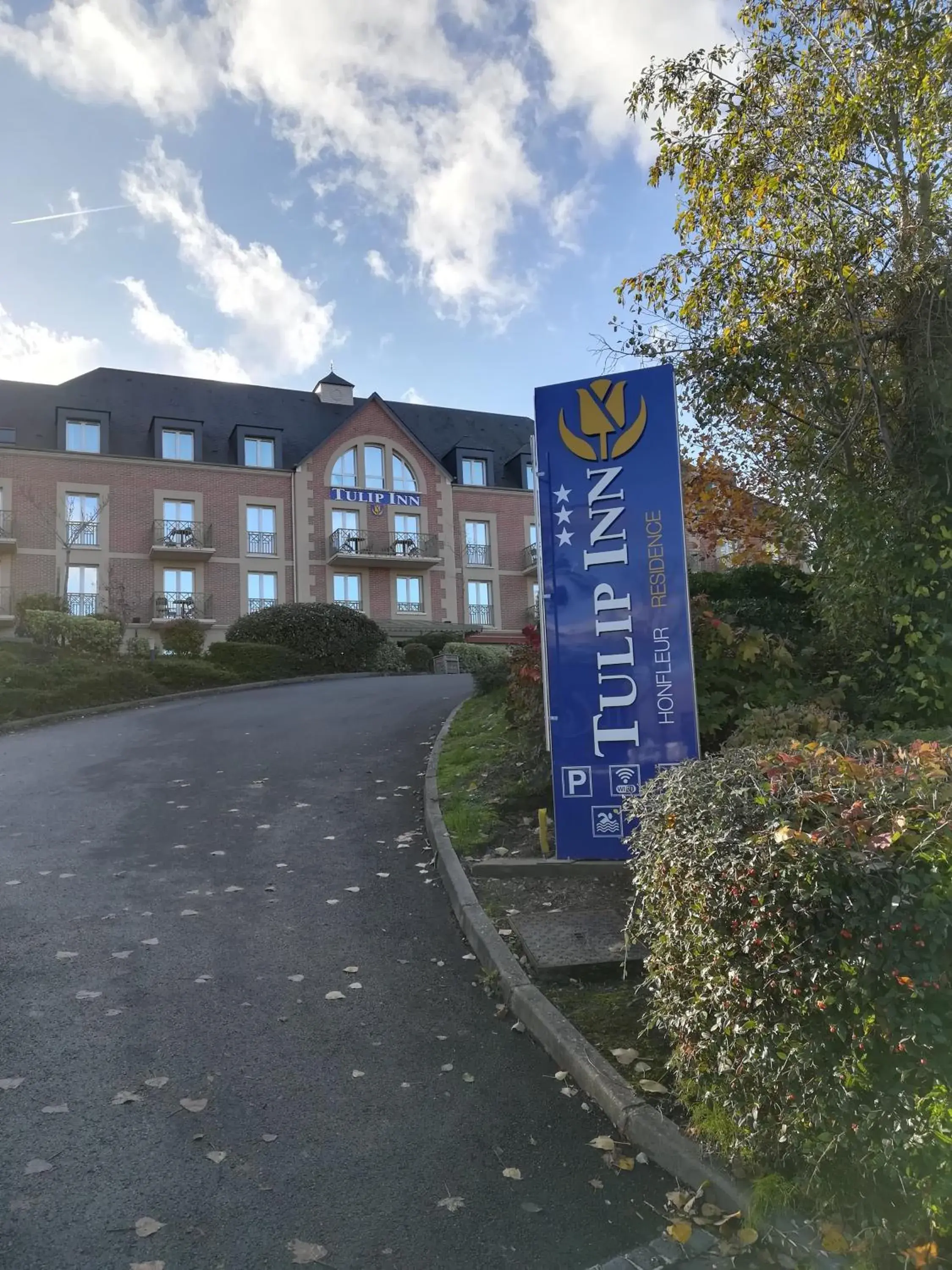 Facade/entrance in Tulip Inn Honfleur Residence & Spa Facade/entrance in Tulip Inn Honfleur Residence & Spa