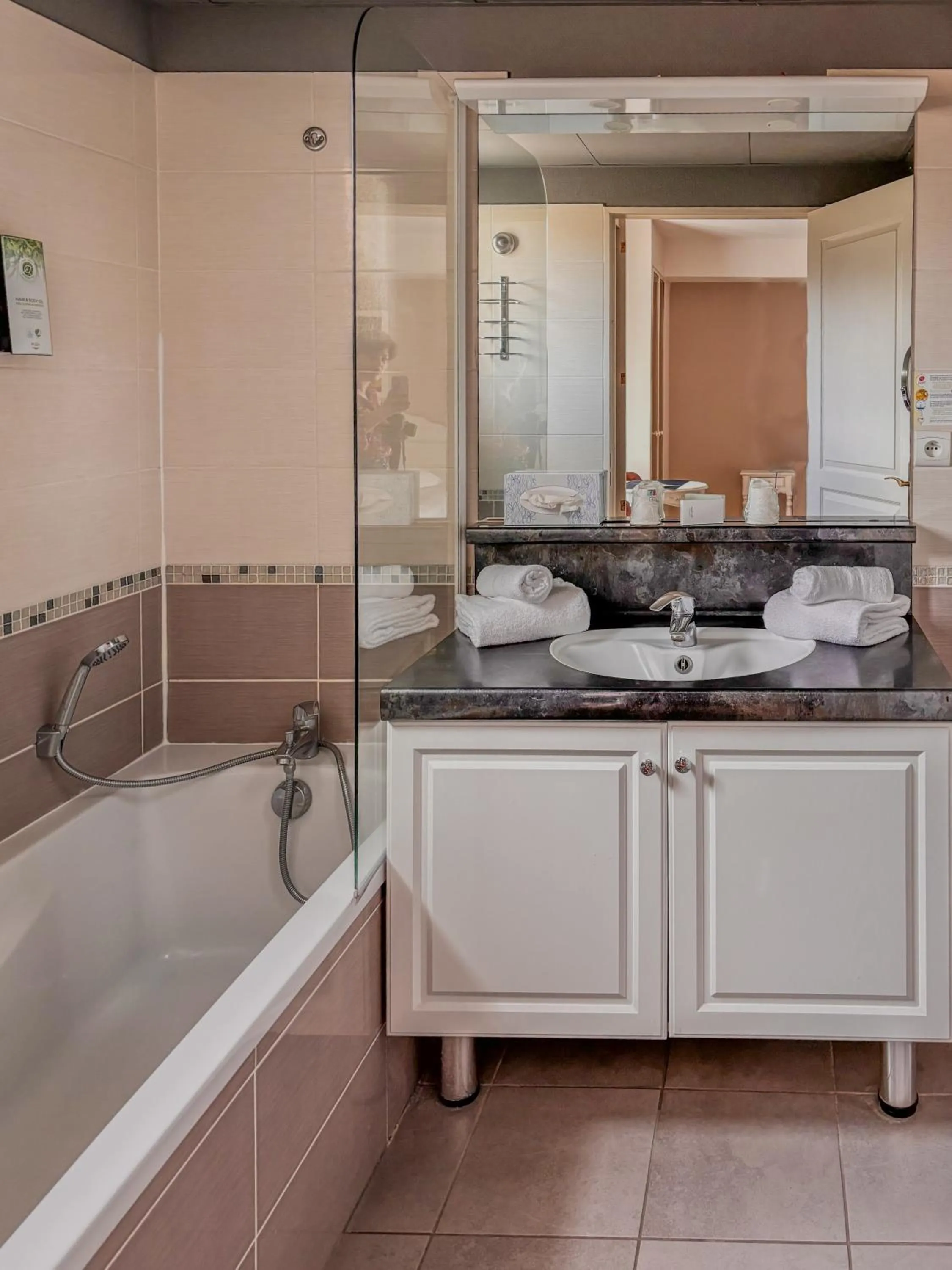 Bathroom in Tulip Inn Honfleur Residence &amp; Spa