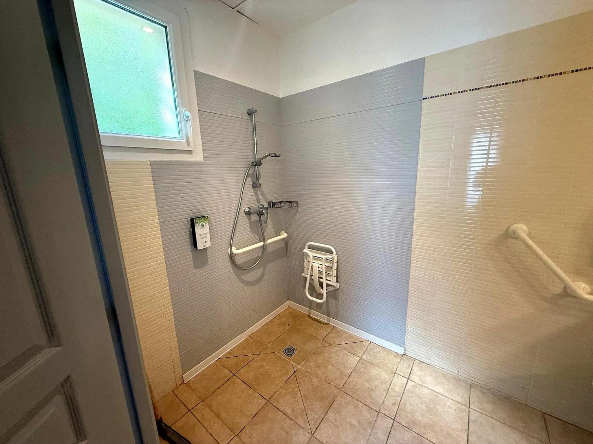 Bathroom in Tulip Inn Honfleur Residence &amp; Spa