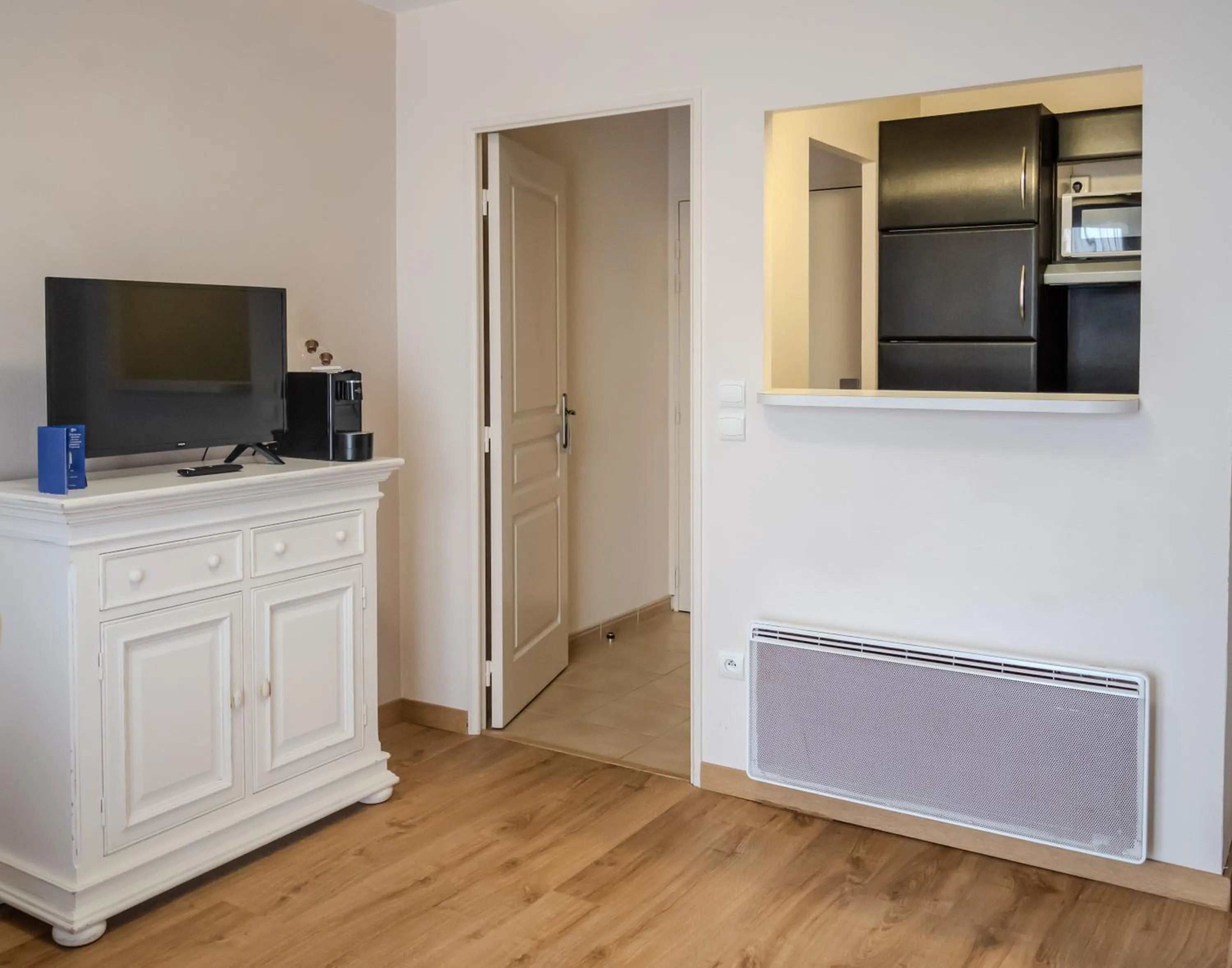 Kitchen or kitchenette in Tulip Inn Honfleur Residence &amp; Spa