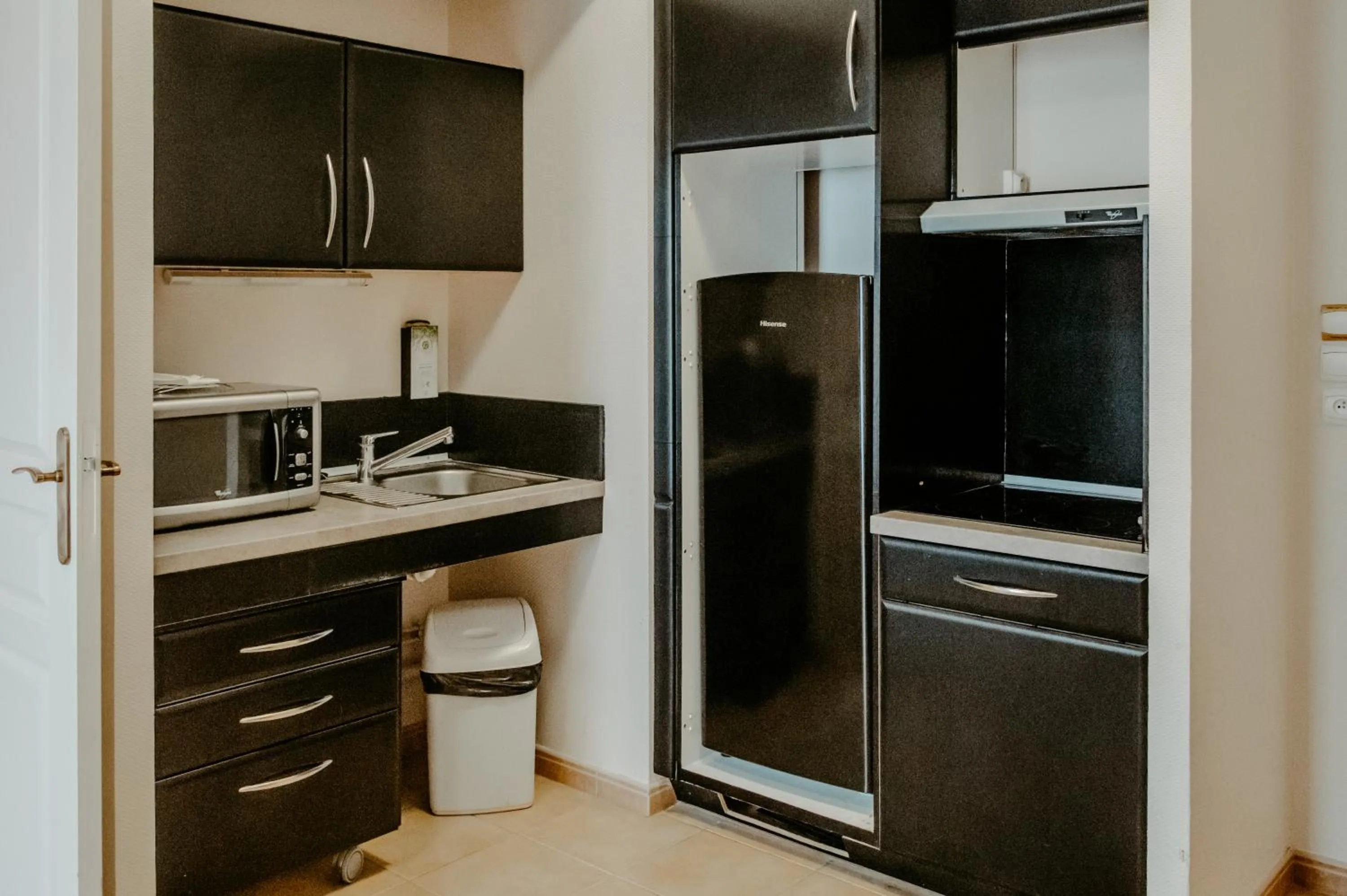 Kitchen or kitchenette in Tulip Inn Honfleur Residence &amp; Spa