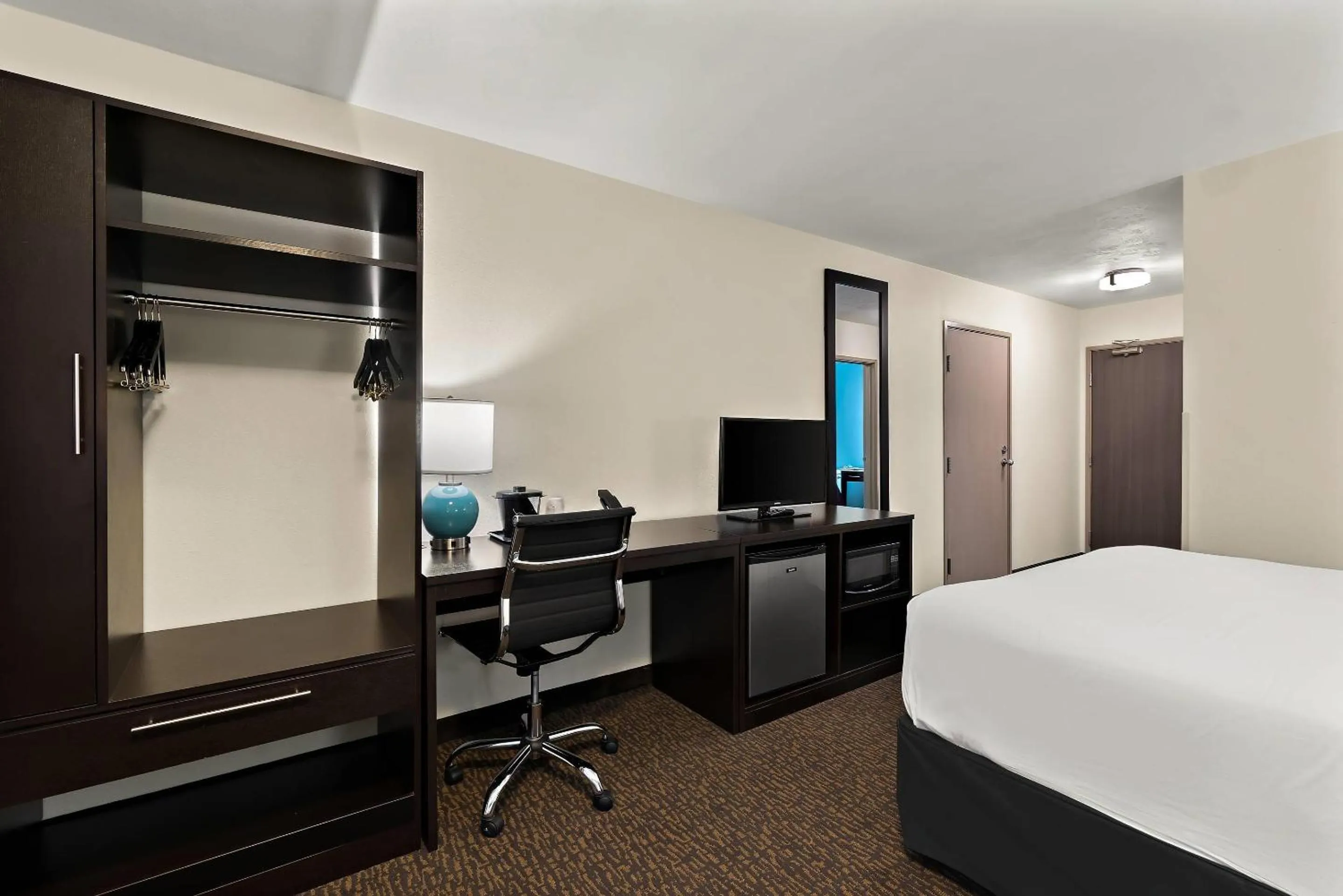 Bed in Sleep Inn Kelso Longview