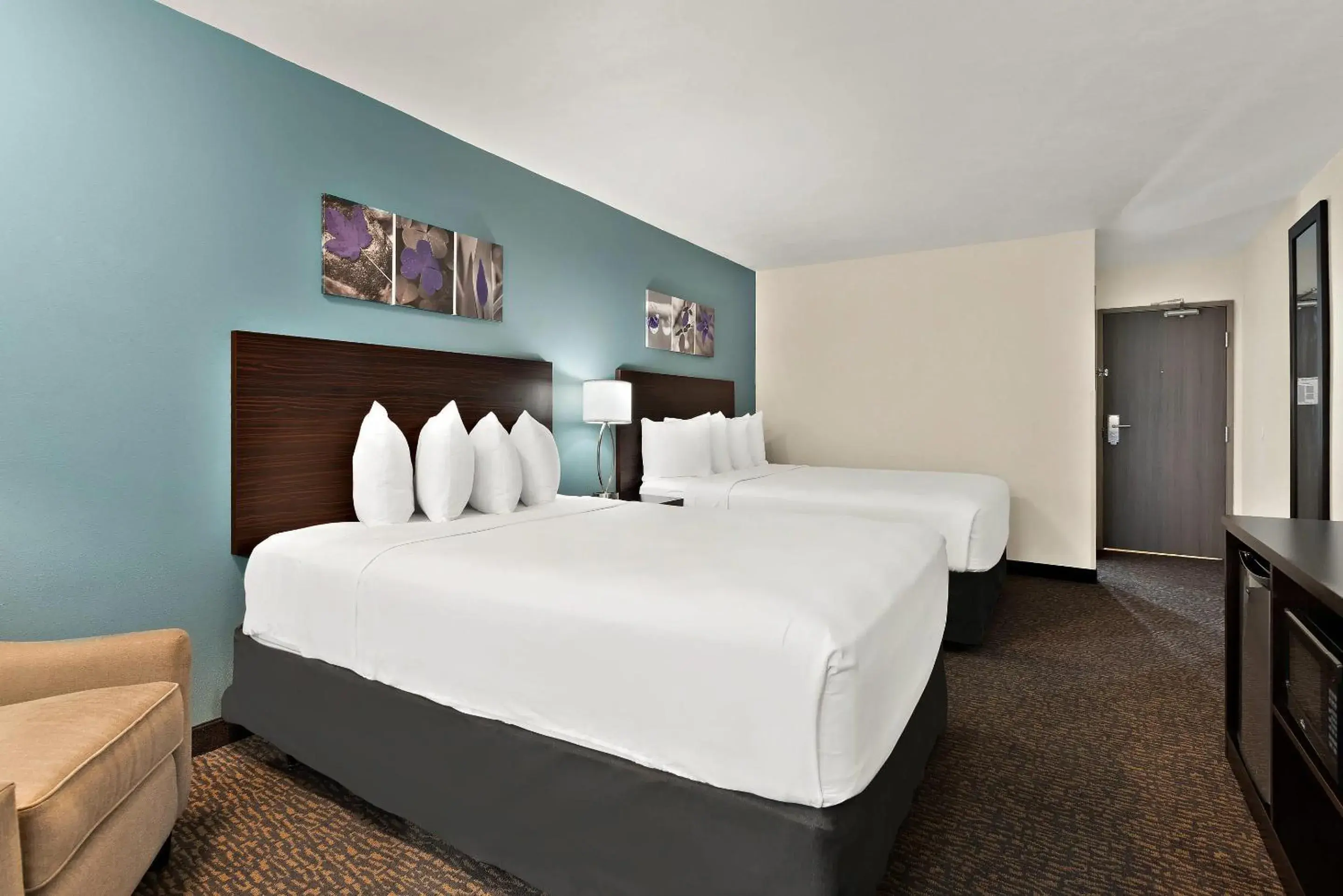 Photo of the whole room, Bed in Sleep Inn Kelso Longview Photo of the whole room, Bed in Sleep Inn Kelso Longview