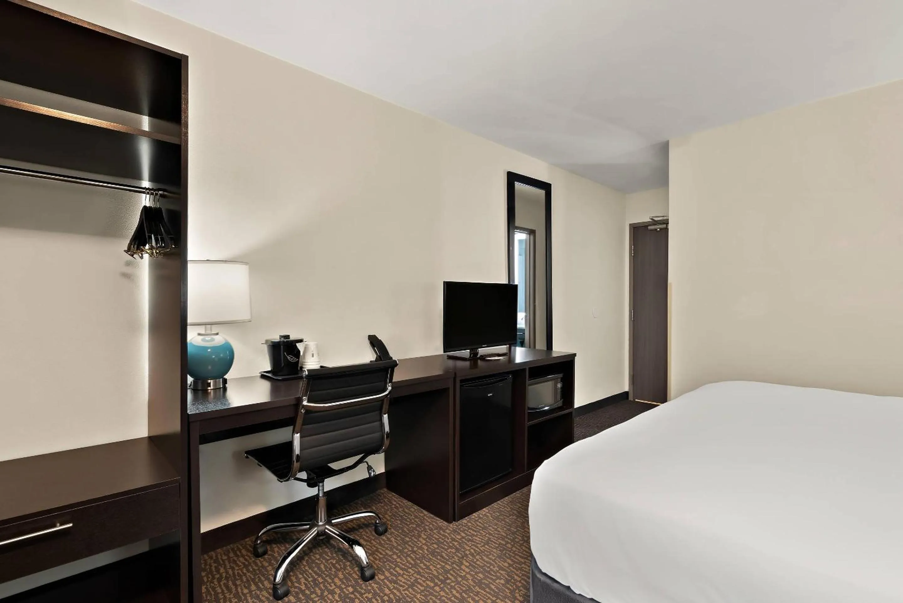 Bedroom, Bed in Sleep Inn Kelso Longview