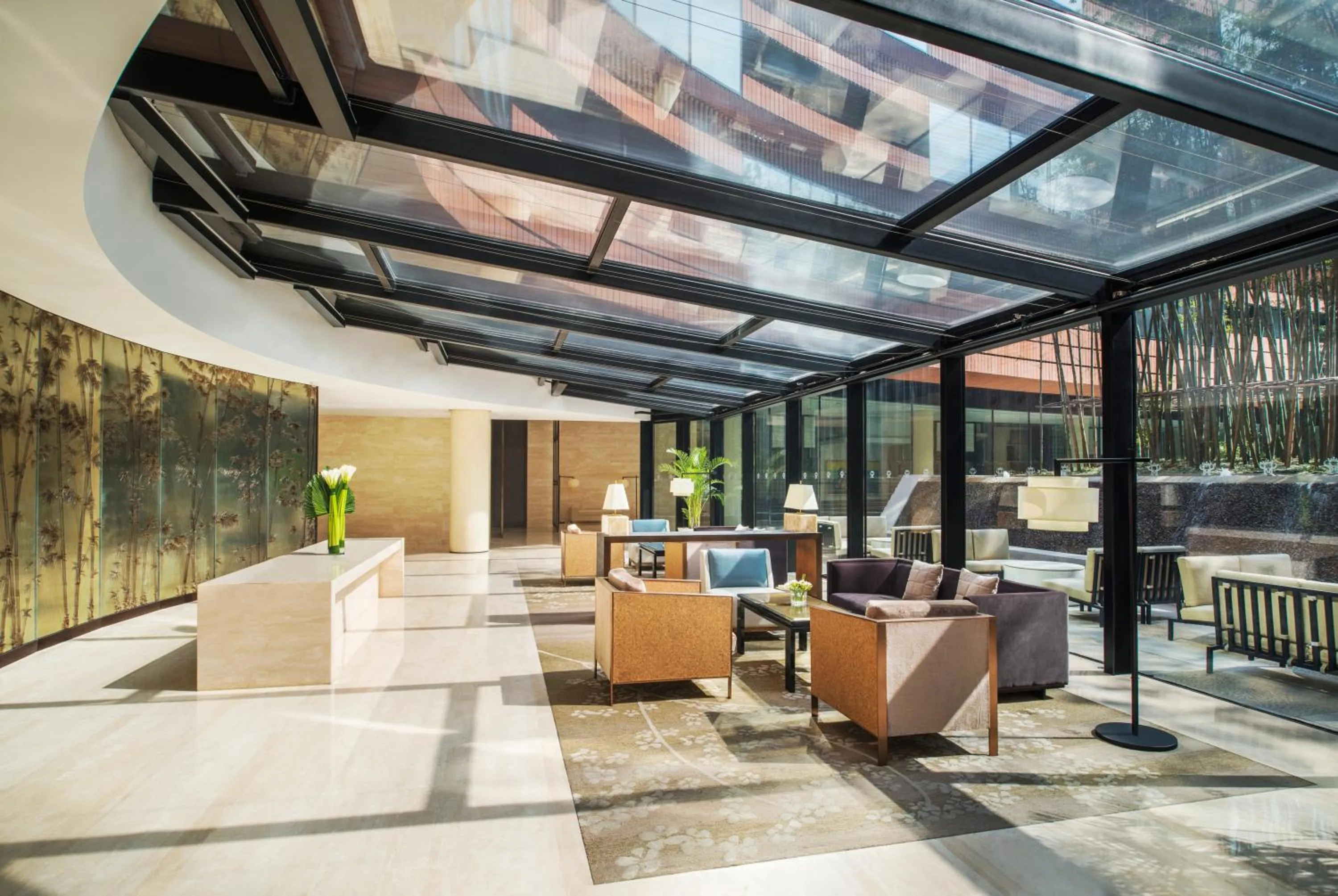 Lounge or bar in HUALUXE Shanghai Twelve At Hengshan