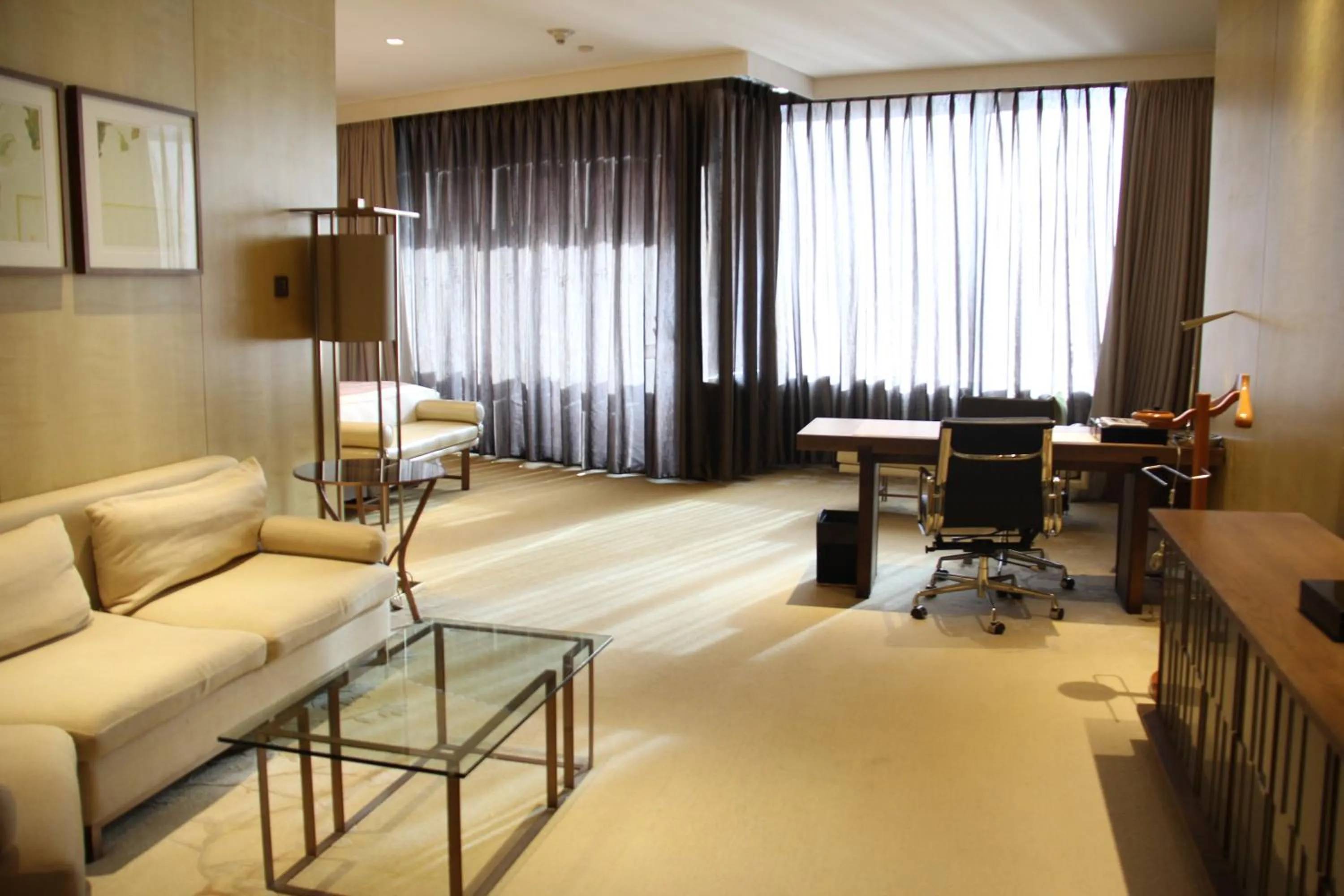 Living room in HUALUXE Shanghai Twelve At Hengshan