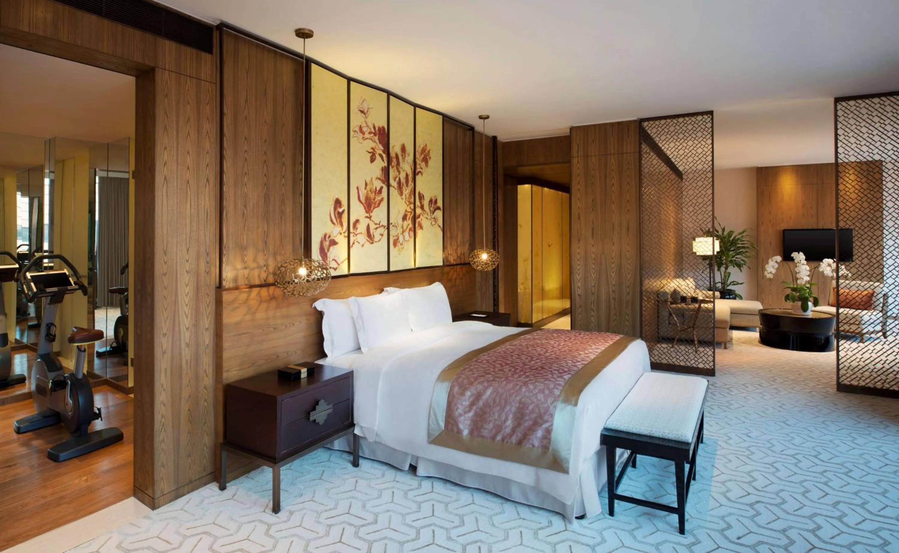 On site, Bed in HUALUXE Shanghai Twelve At Hengshan