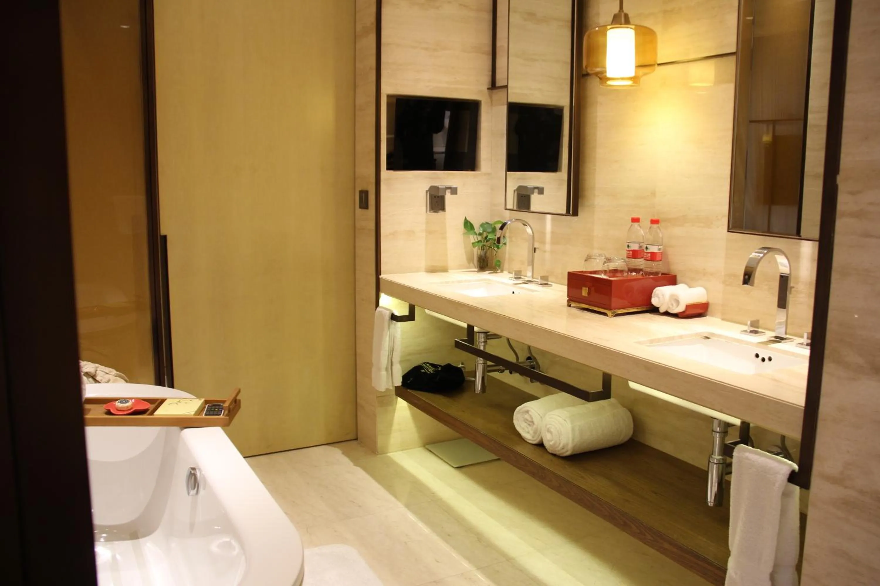 On site in HUALUXE Shanghai Twelve At Hengshan